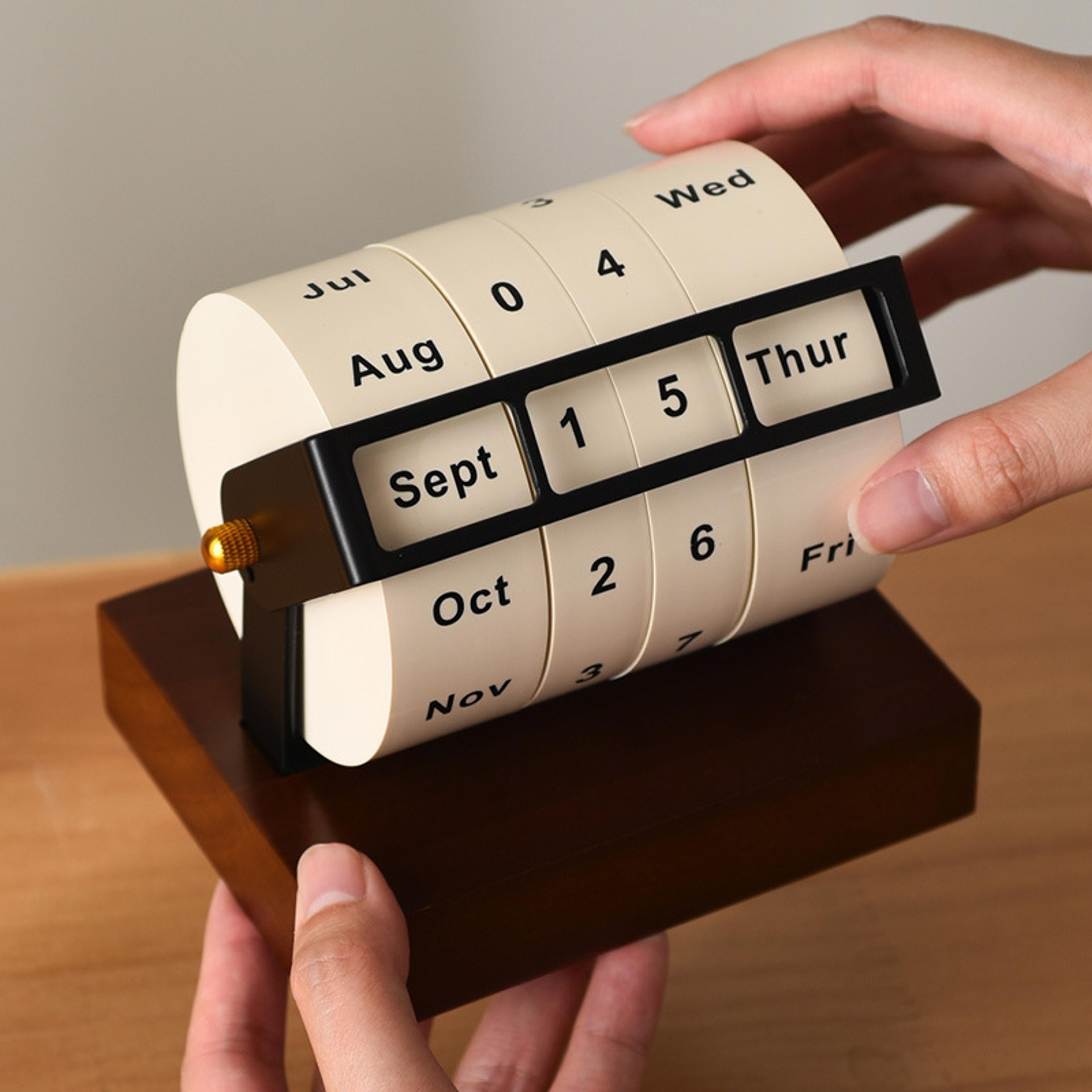 Rotating Perpetual Calendar Desk Wheel Elegant Vintage Desk Calendar Display 2