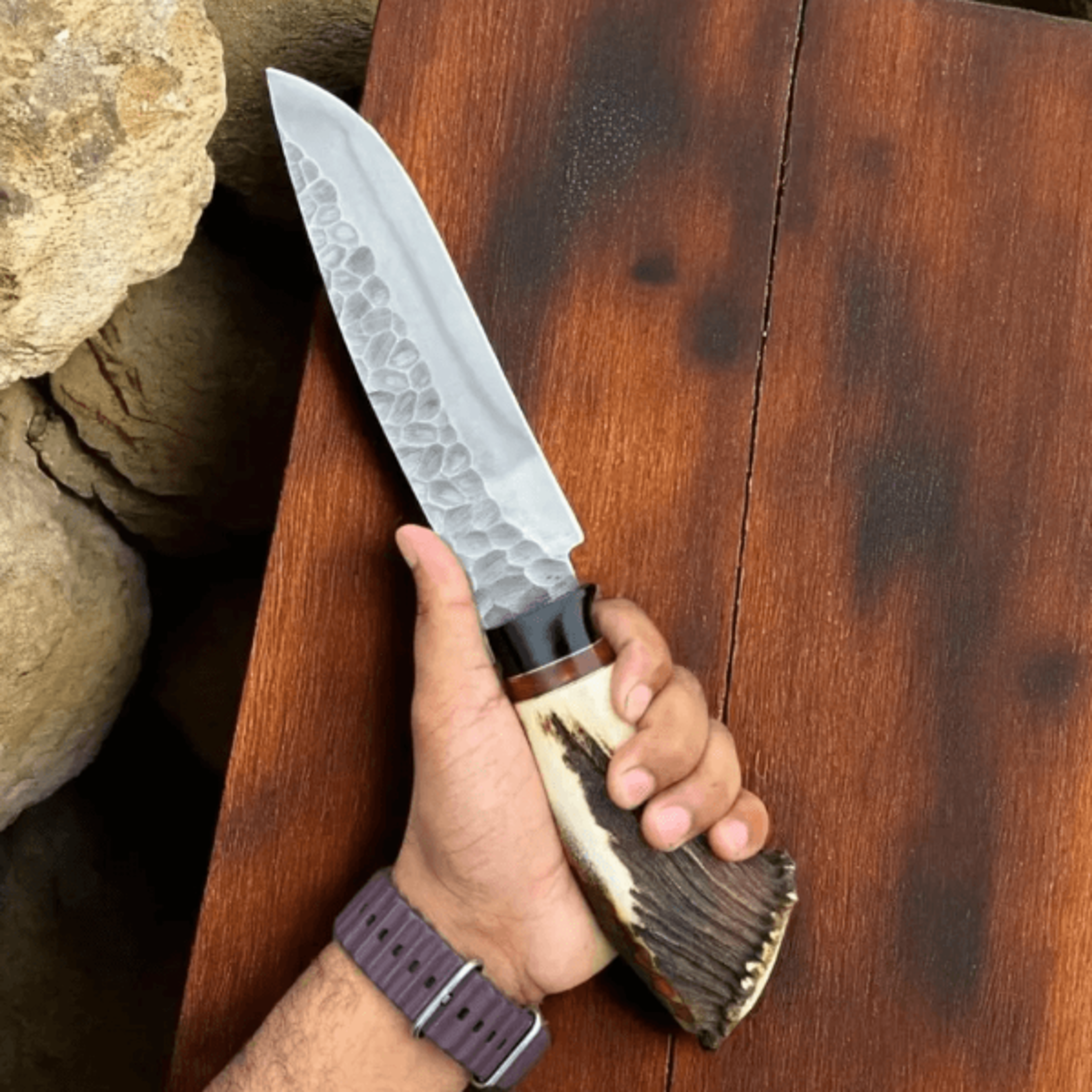 high carbon steel hunting knife | hammer-forged blade | stag antler handle | leather sheath included