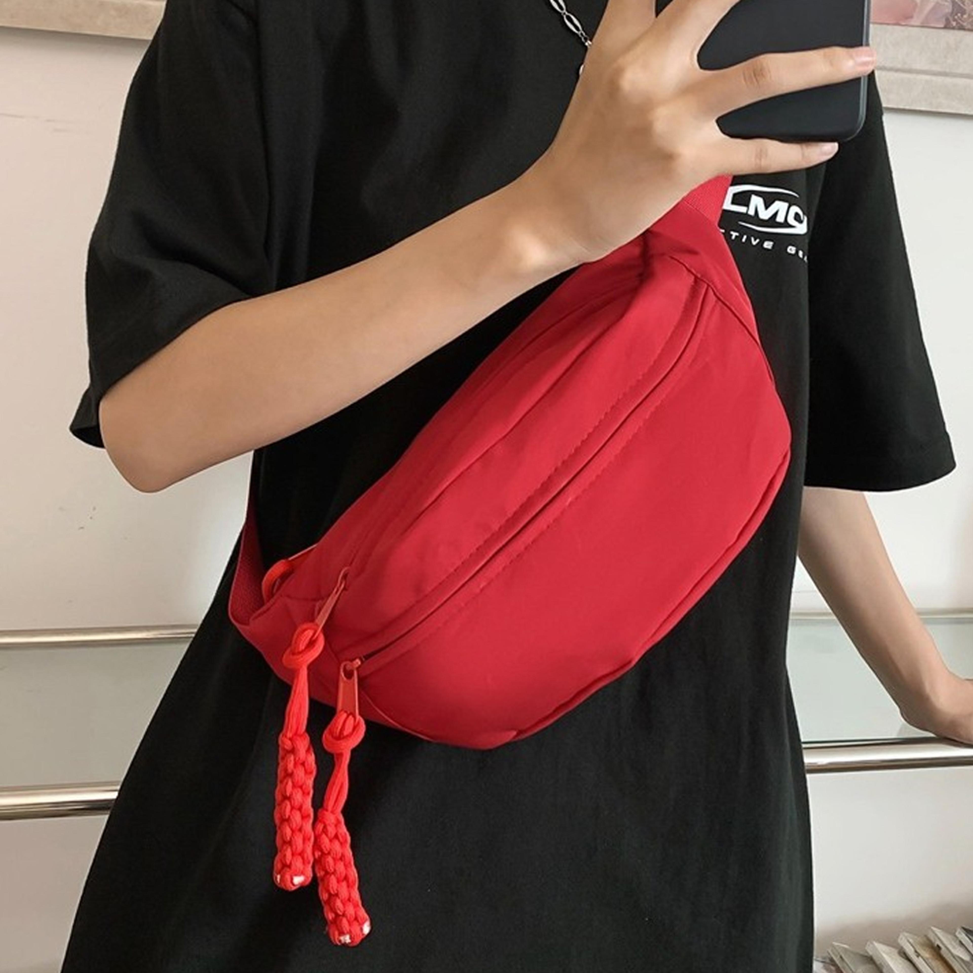 Lightweight Unisex Sports Crossbody Bag Adjustable Chest Bag For Travel Running And Workouts 2