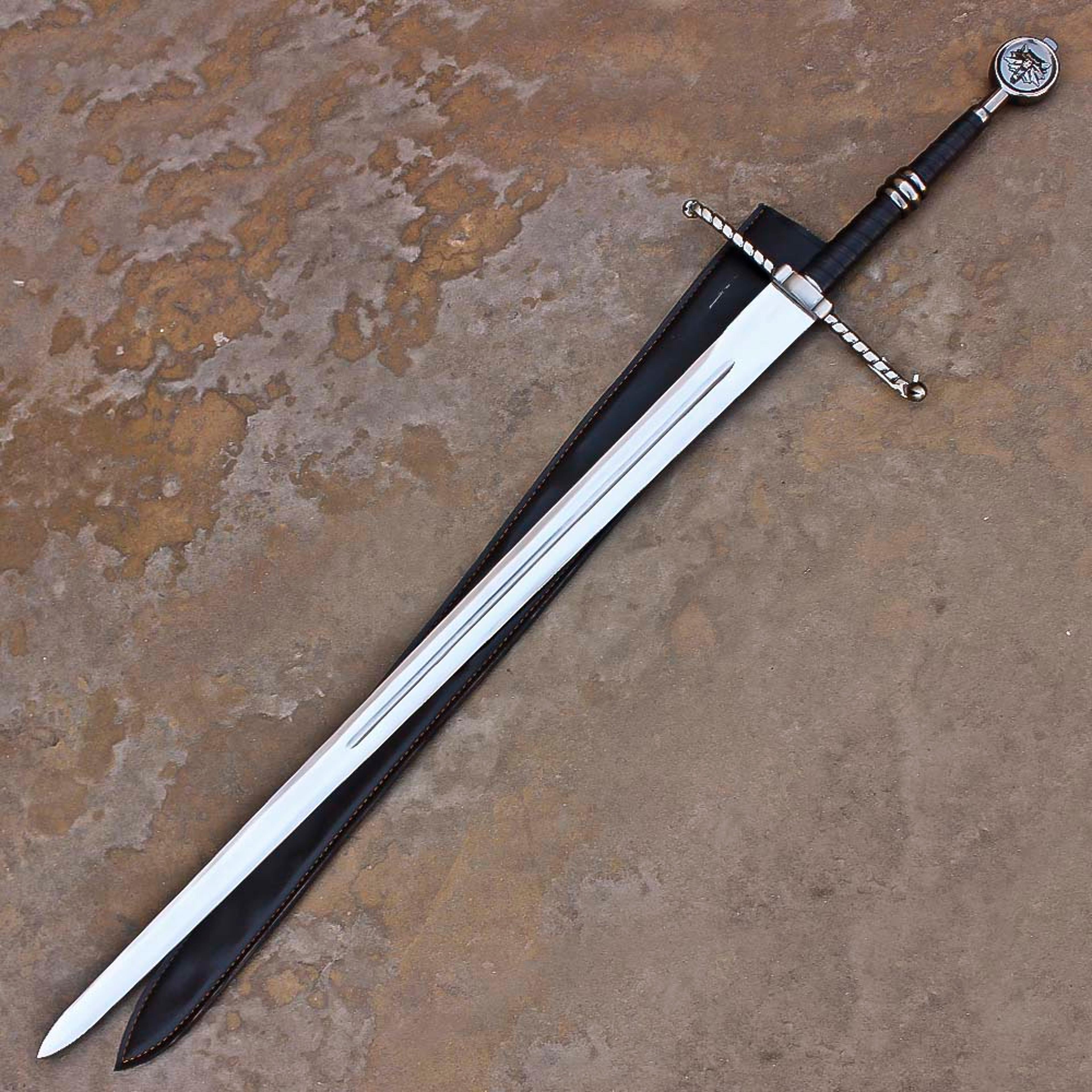 the witcher 3 wild hunt swords, geralt of rivia cosplay swords, white wolf monster slayer swords