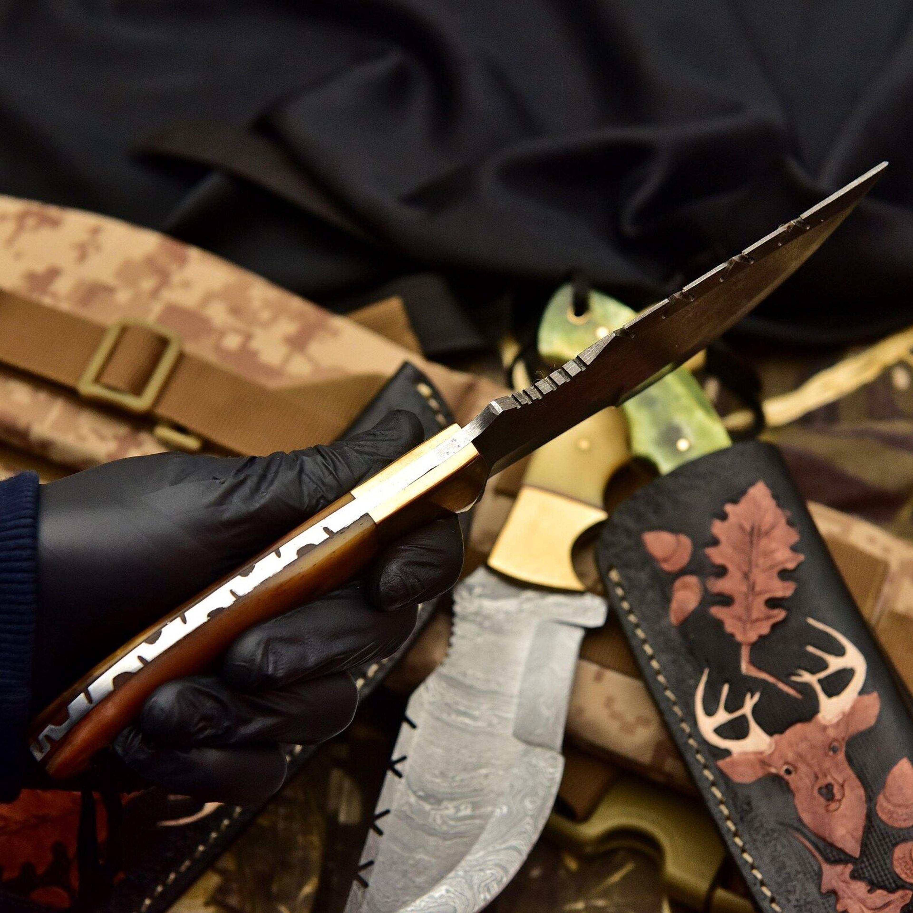Handcrafted Damascus Tracker Knife With Natural Bone Handle And Full Tang Fixed Blade Hunting K 0
