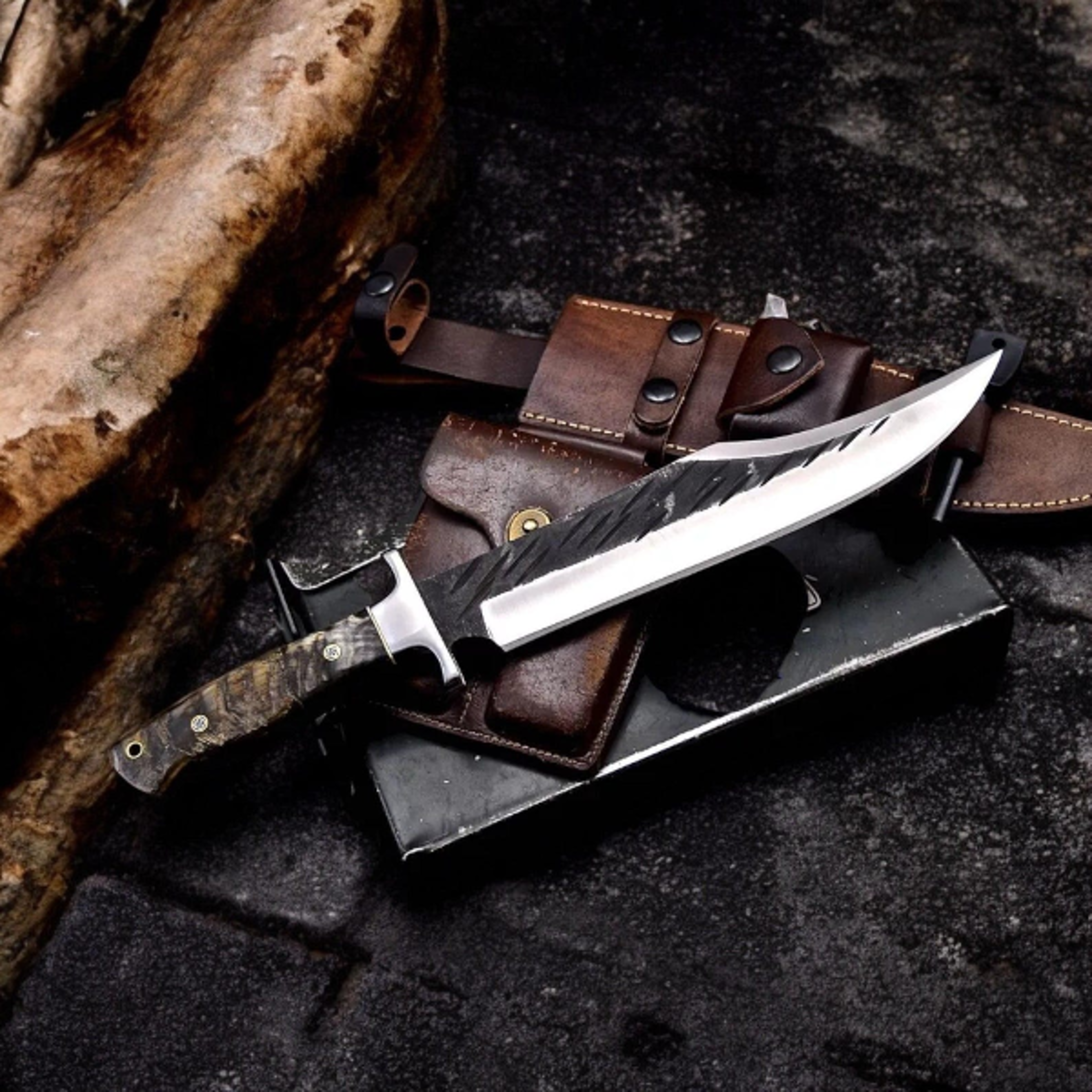 high-quality handcrafted aus 10 western bowie knife with sheep horn handle for hunting and camping