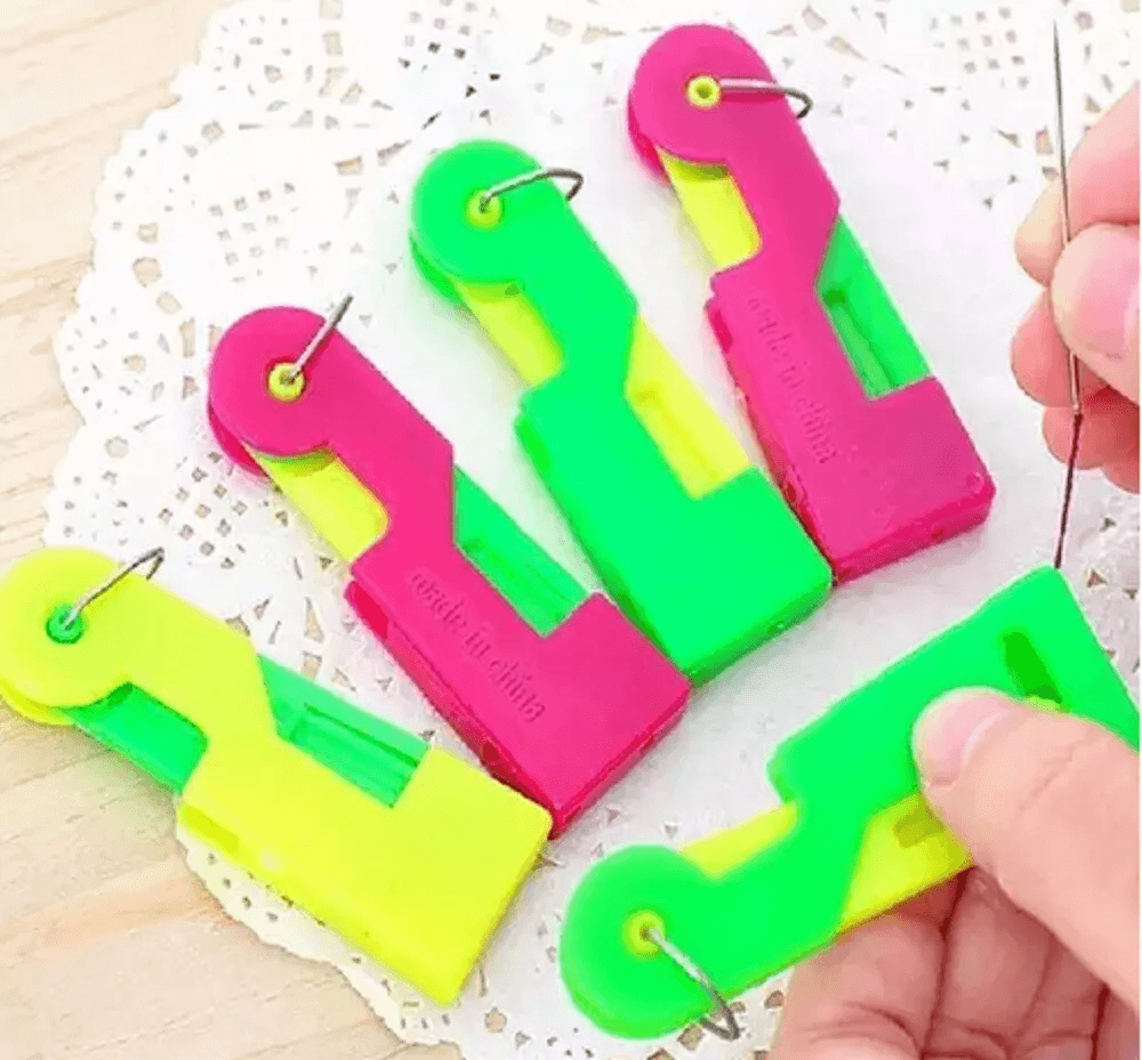 automatic needle threaders, easy thread guide tool for elderly & sewing enthusiasts
