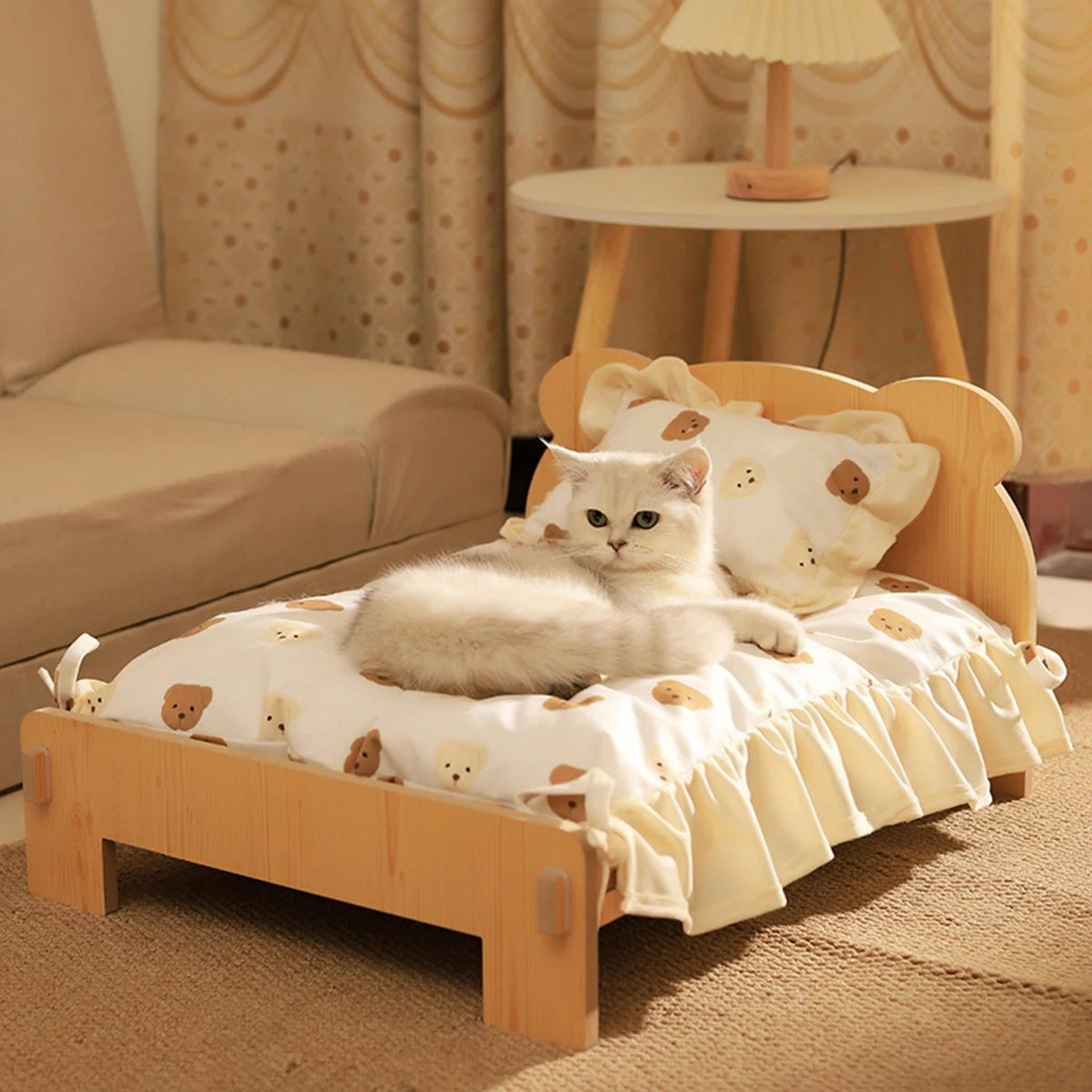 wooden cat and dog bed with teddy bear pattern, comfortable indoor pet furniture durable floor-to-ceiling design