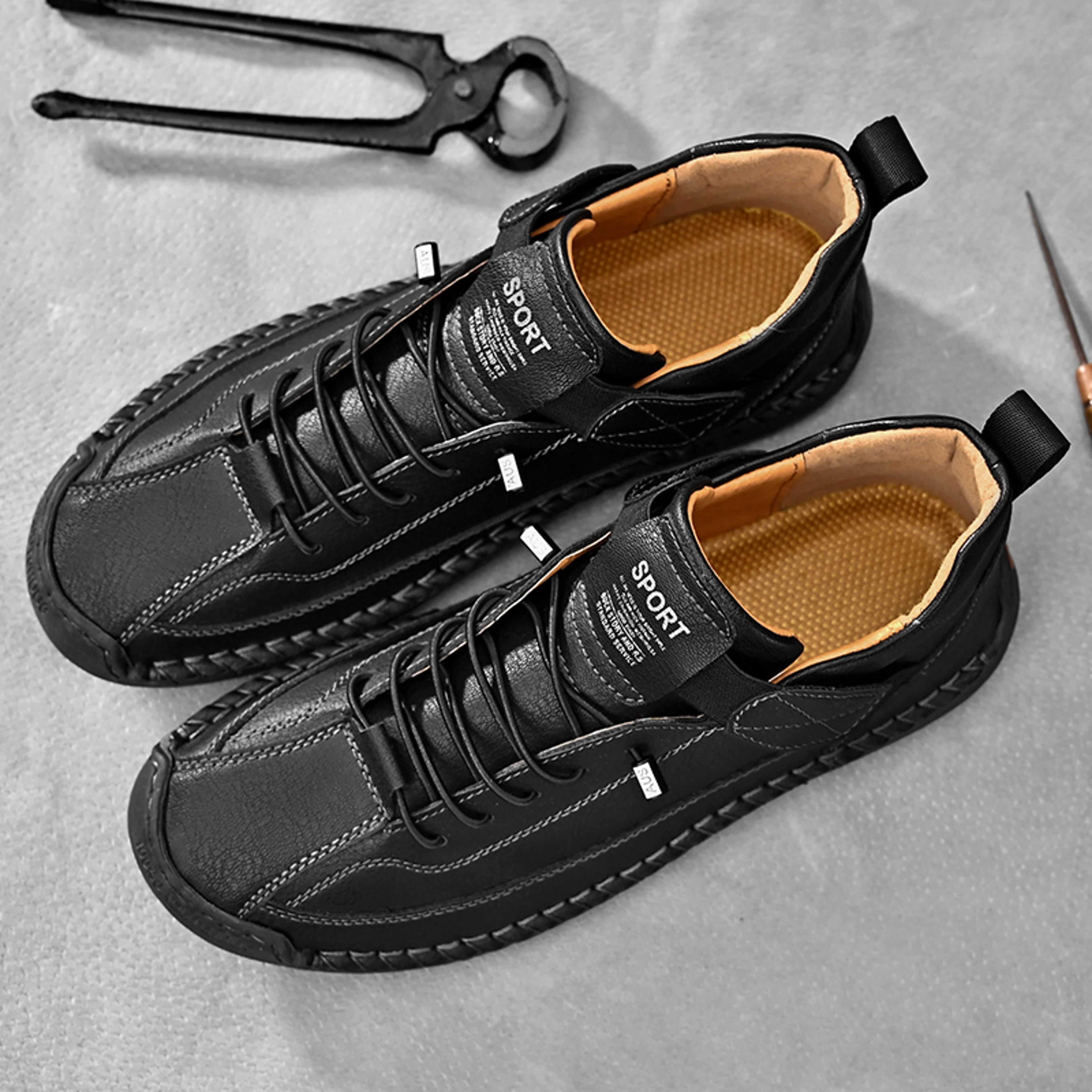 Handmade Leather Men Shoes Breathable Casual Slip On Loafers Fashion Moccasins And Durable Tooling  3