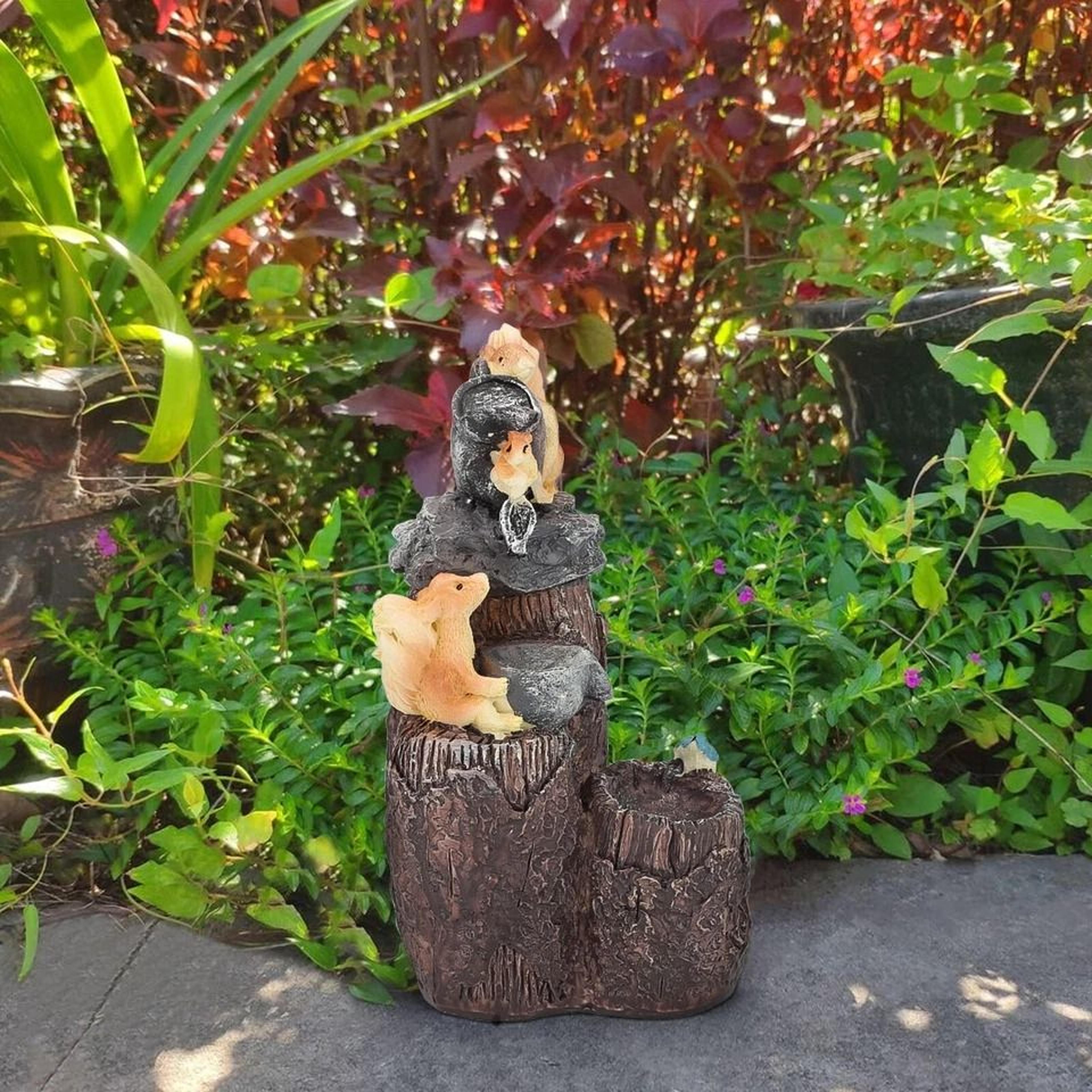 Resin Squirrel Sculpture Cute Animal Statue For Garden Yard Balcony Family Bathing Yard Decoration  2