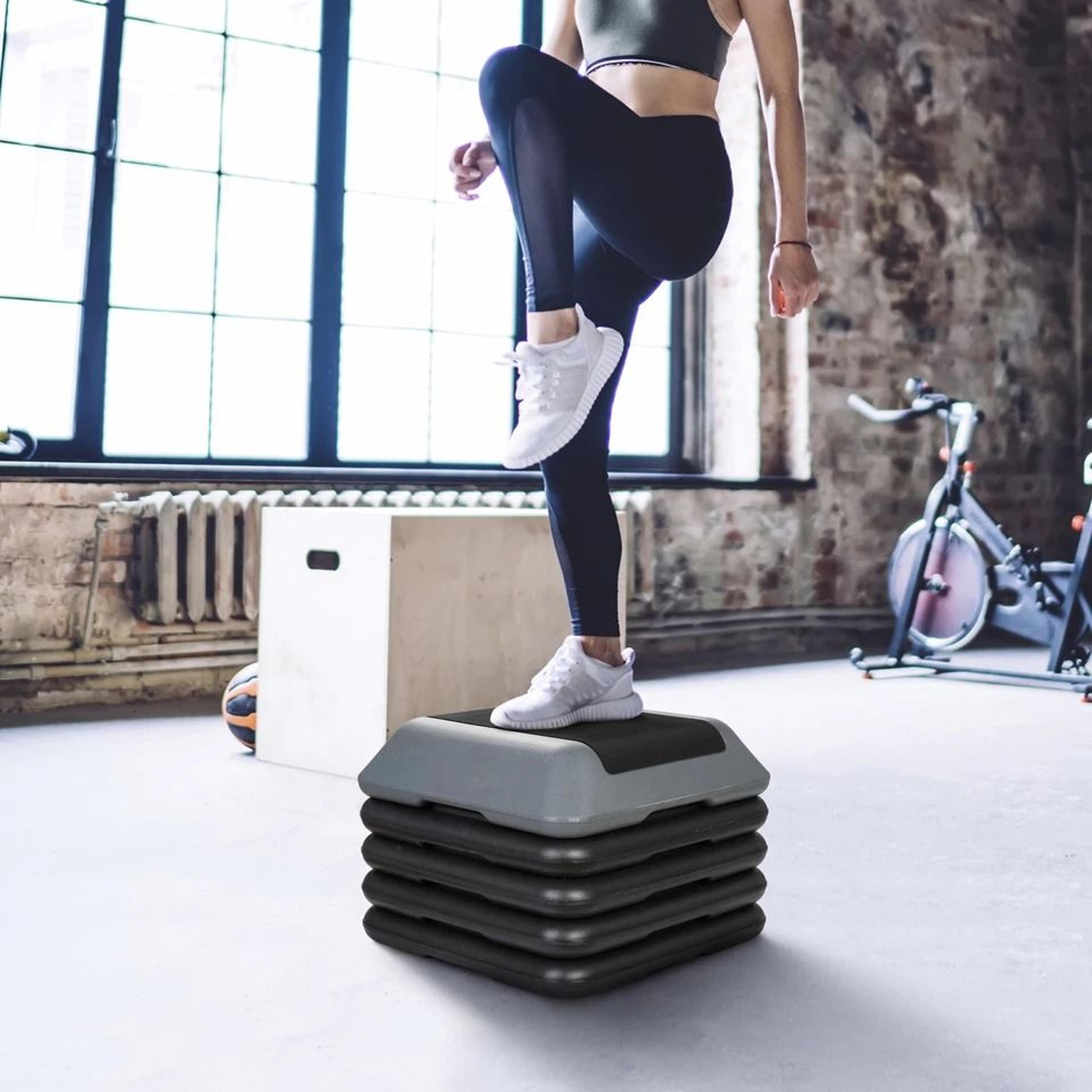 adjustable exercise step platform, nonslip aerobic step with risers, indoor gym fitness equipment