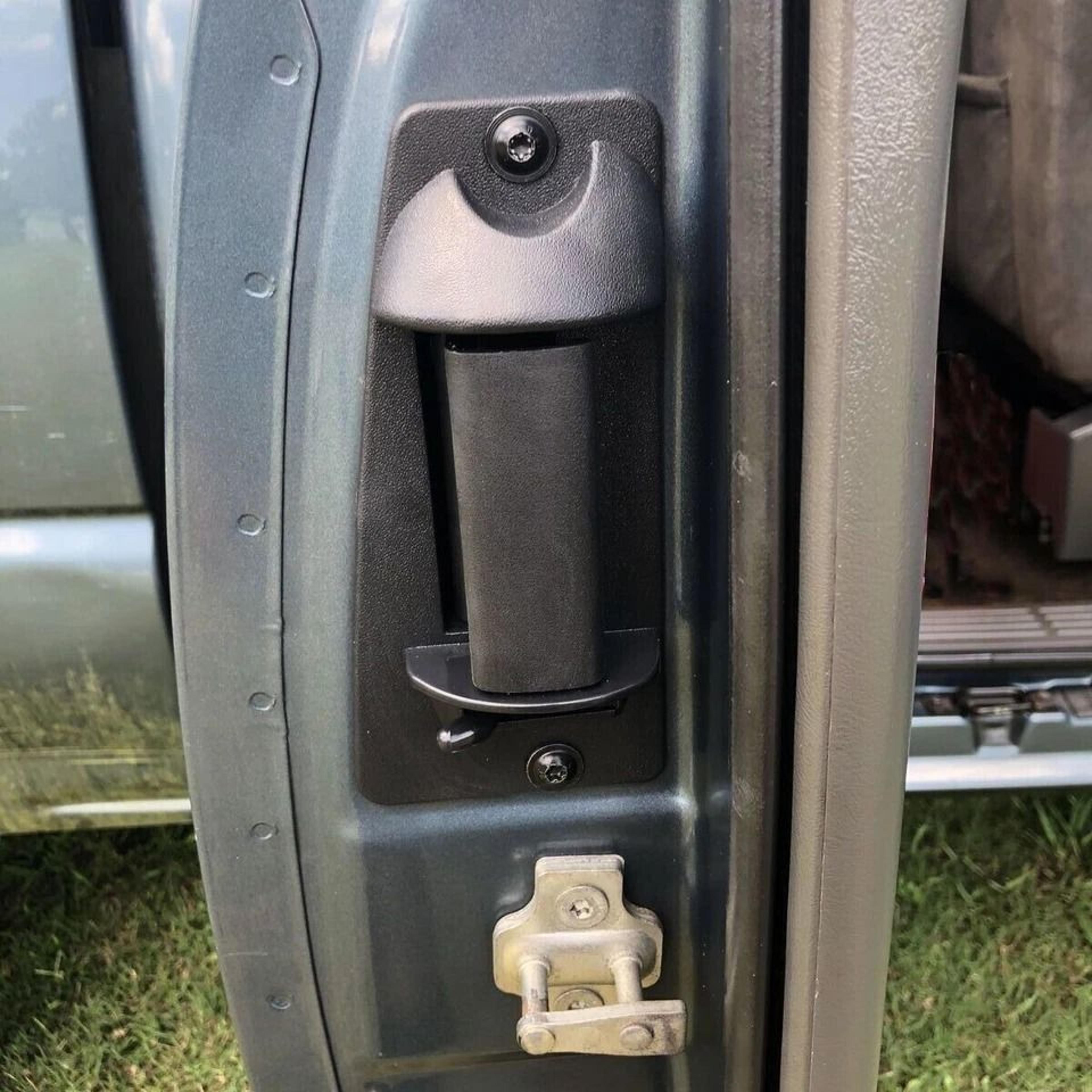 Rear Passenger Side Door Handle For Chevy Silverado  GMC Sierra 9