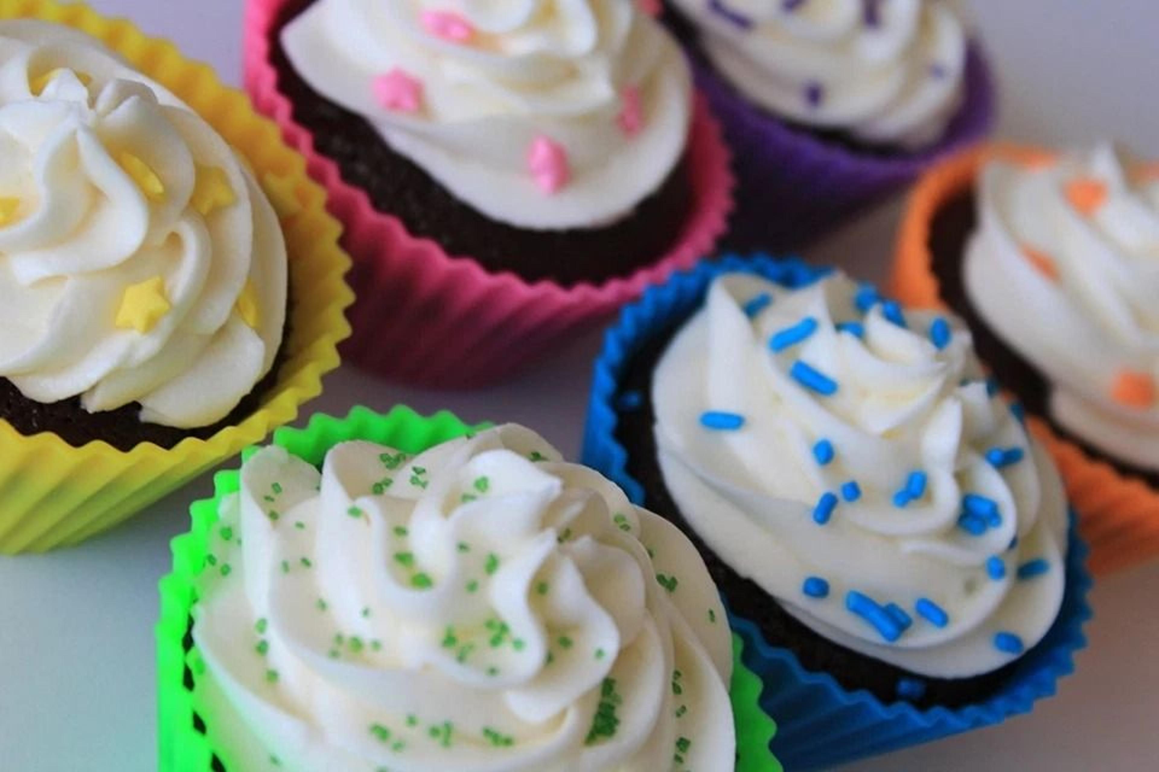 Silicone Cupcake Liners Reusable Muffin Cups  Chocolate Candy Molds 4