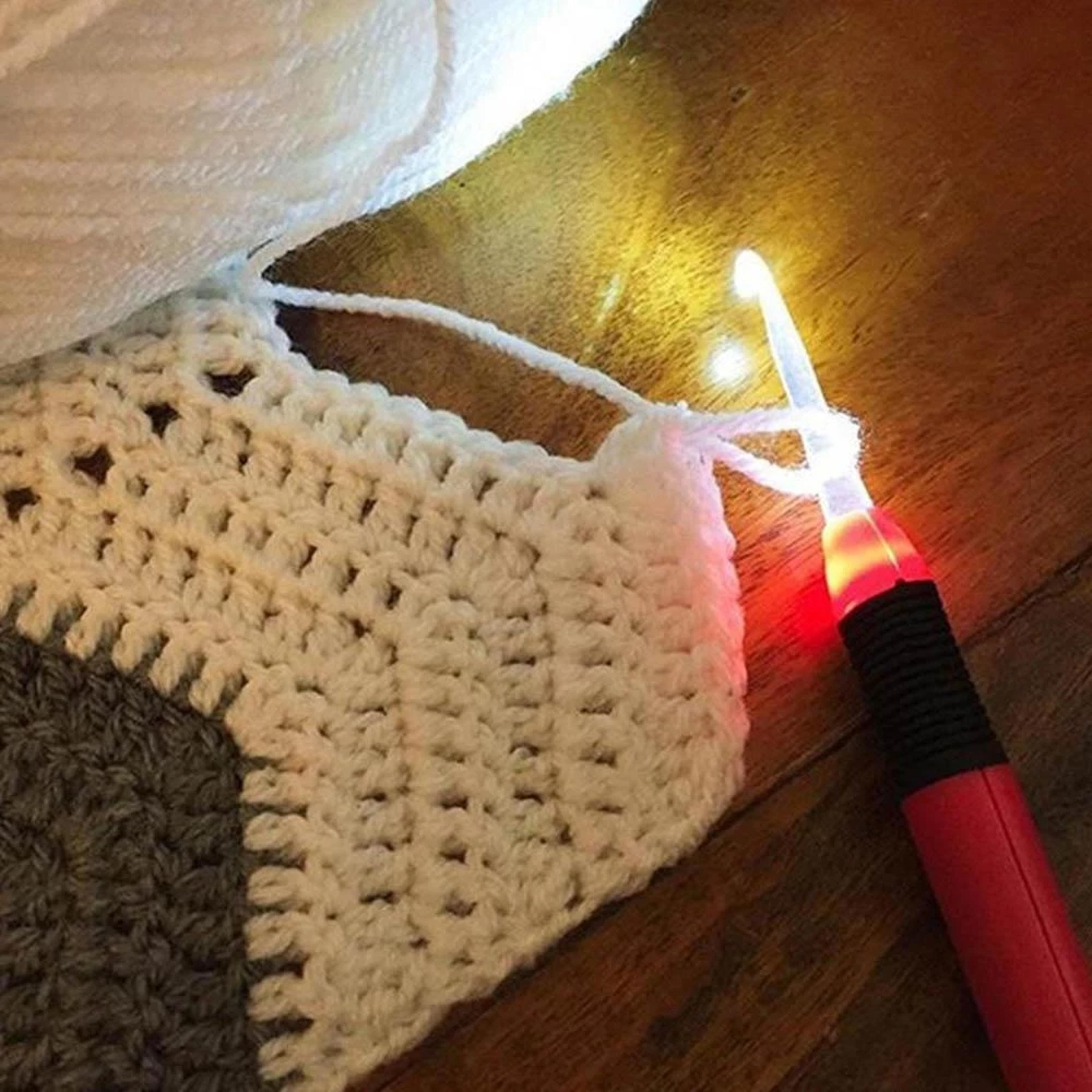 led lighted crochet hook set - light up your crocheting