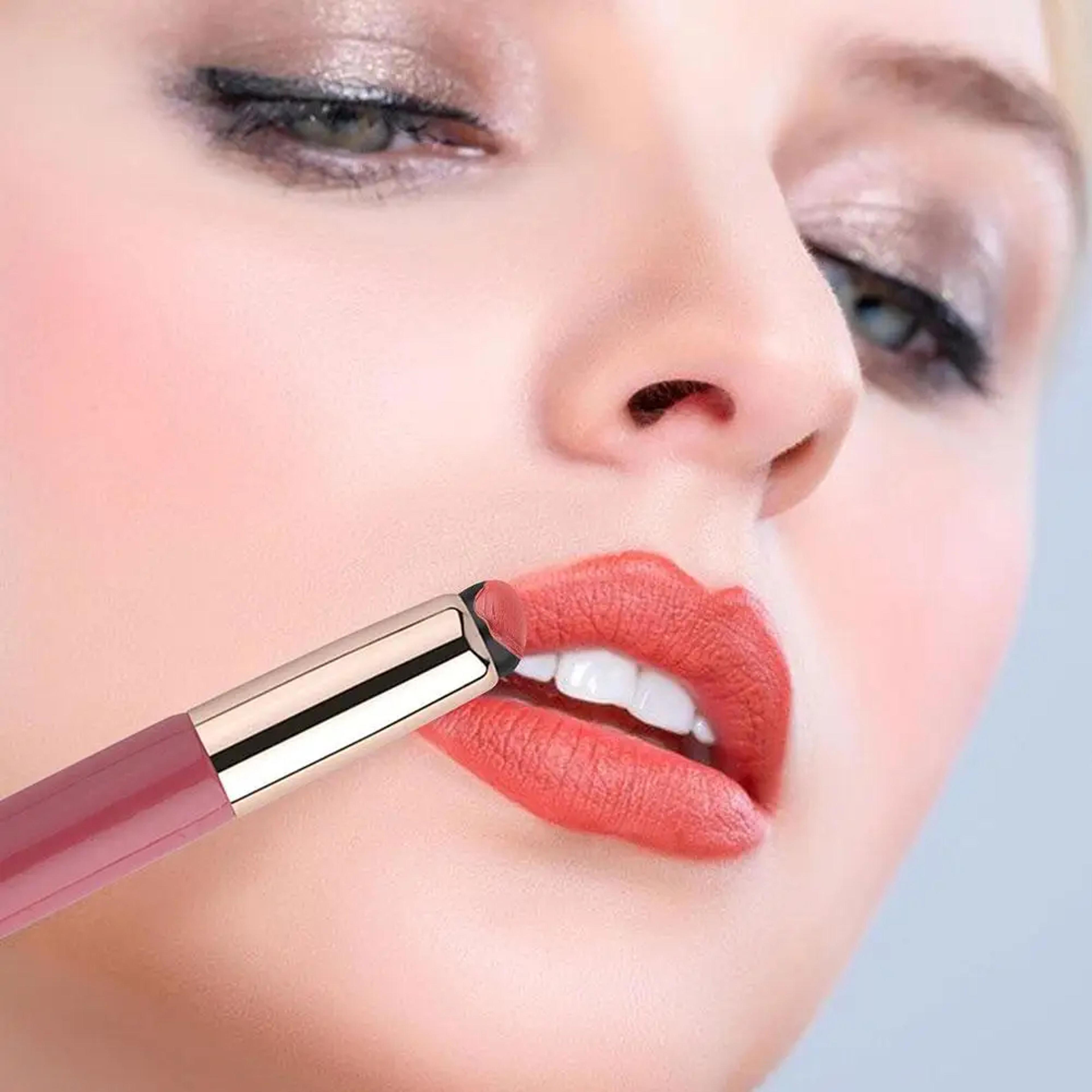 silicone lip brush with cover - soft concealer & lipstick brush for smooth, flawless application