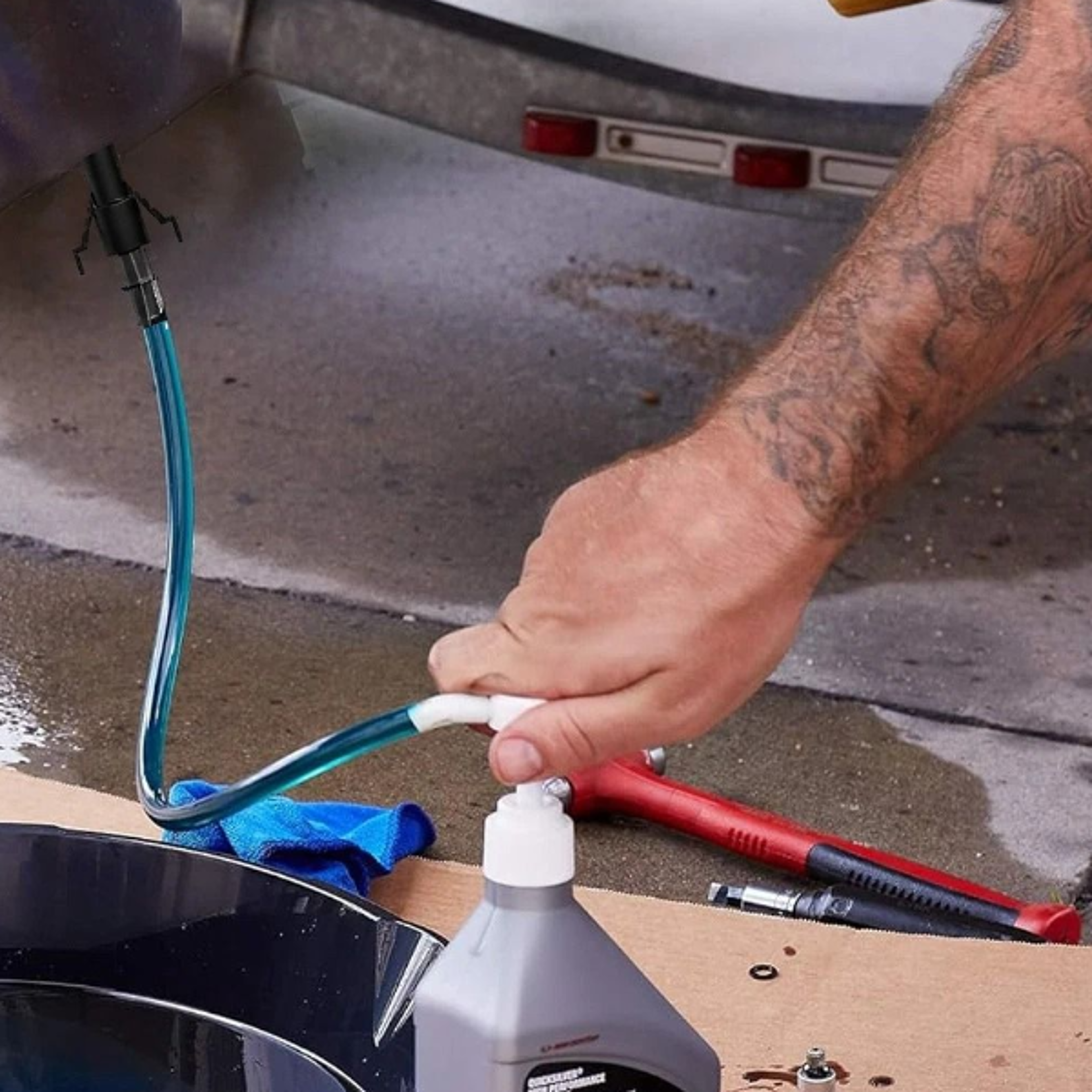 hand pump for oil transfer with flexible tubes and interchangeable threads