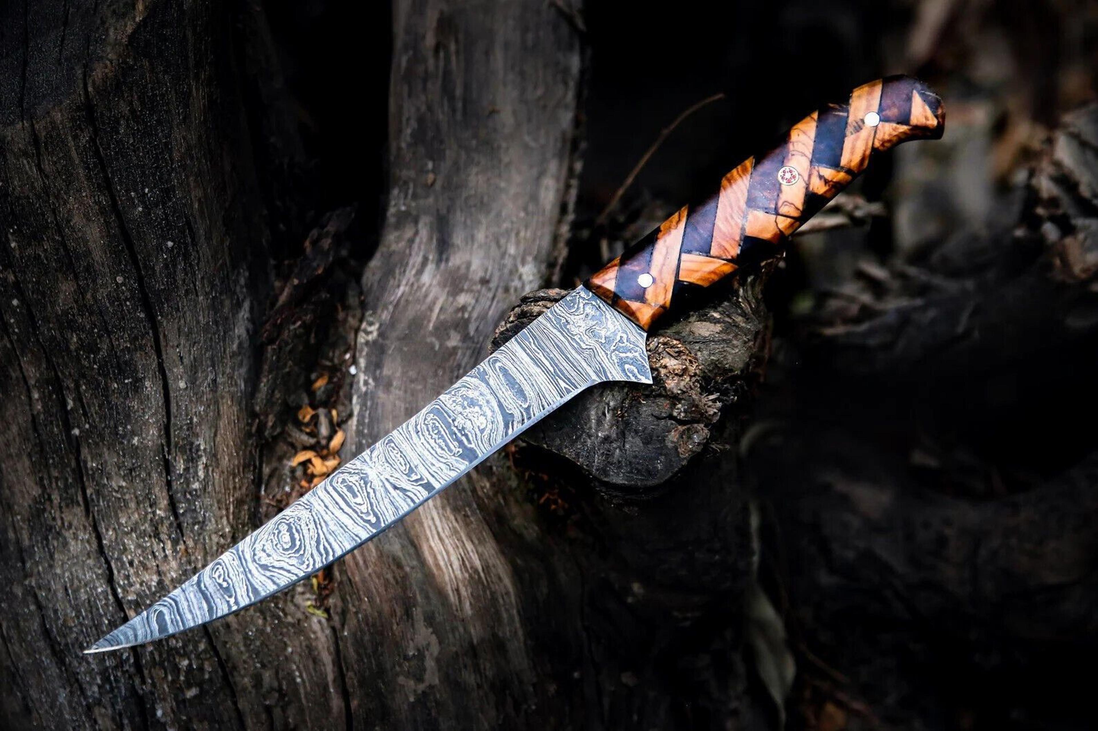 high carbon custom kitchen knife handmade in damascus steel with oak wood handle