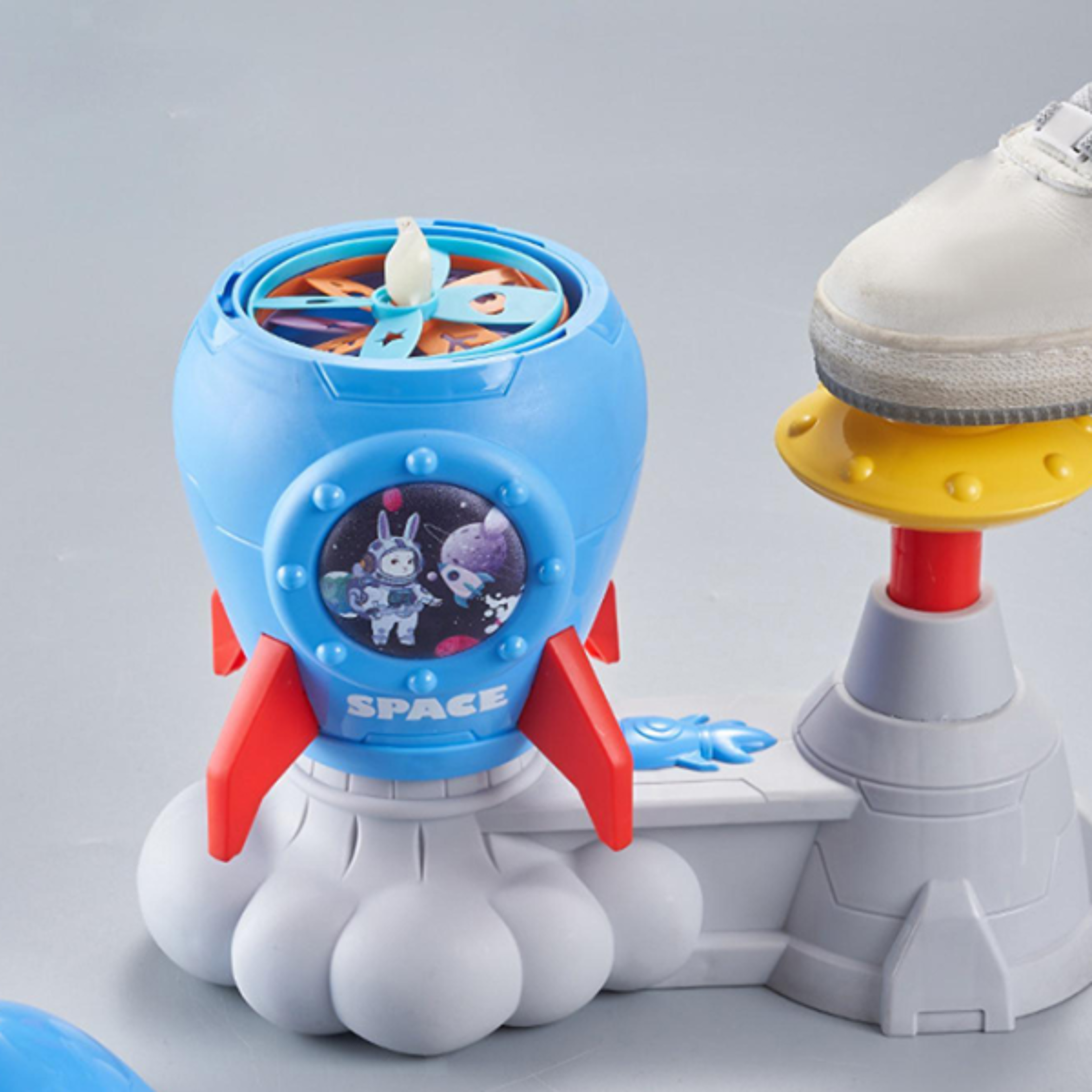 flying disc launcher toy for kids, outdoor rocket bamboo dragonfly chasing game