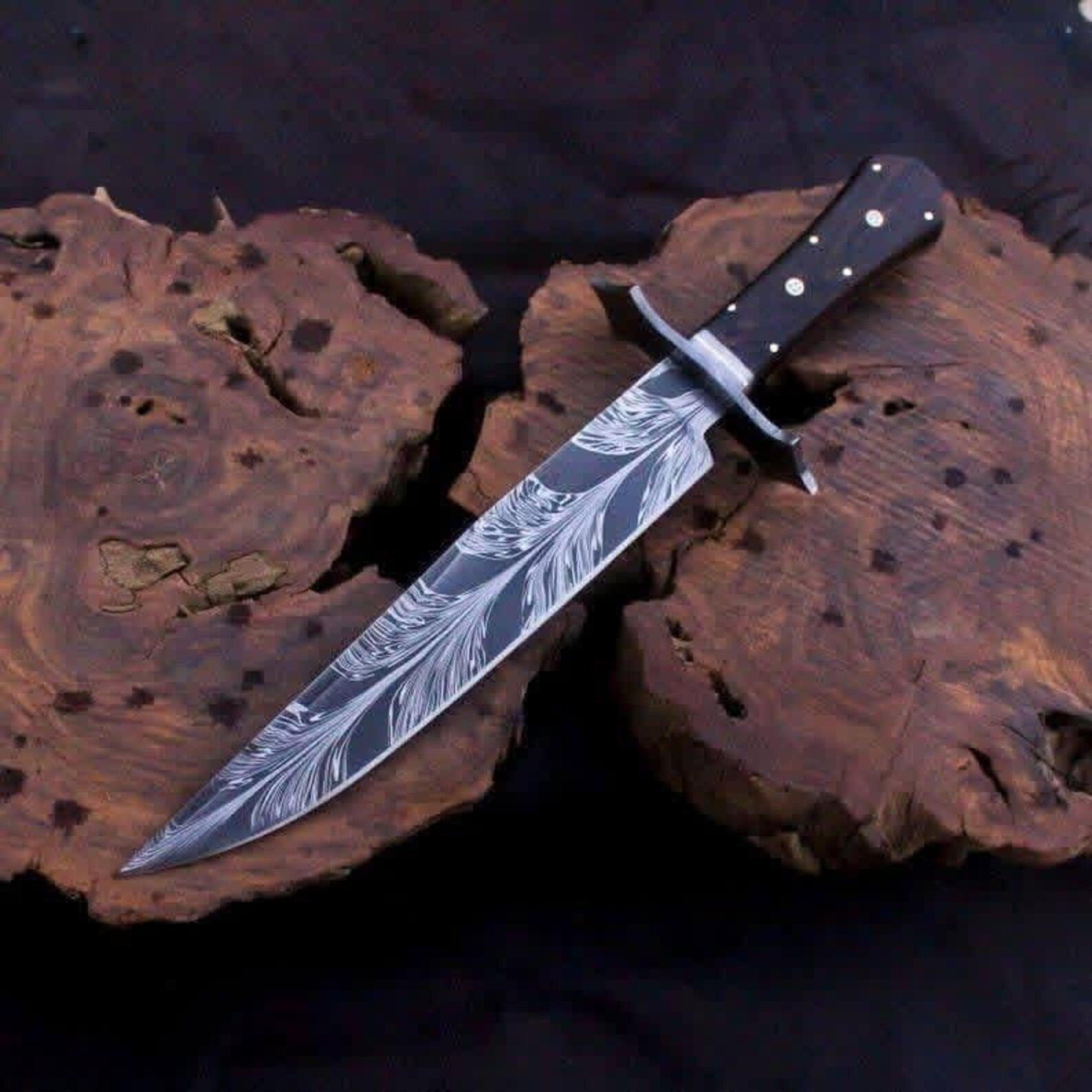 Handcrafted Feather Pattern Damascus Steel Bowie Knife  Custom Camping And Hunting Knife With 4