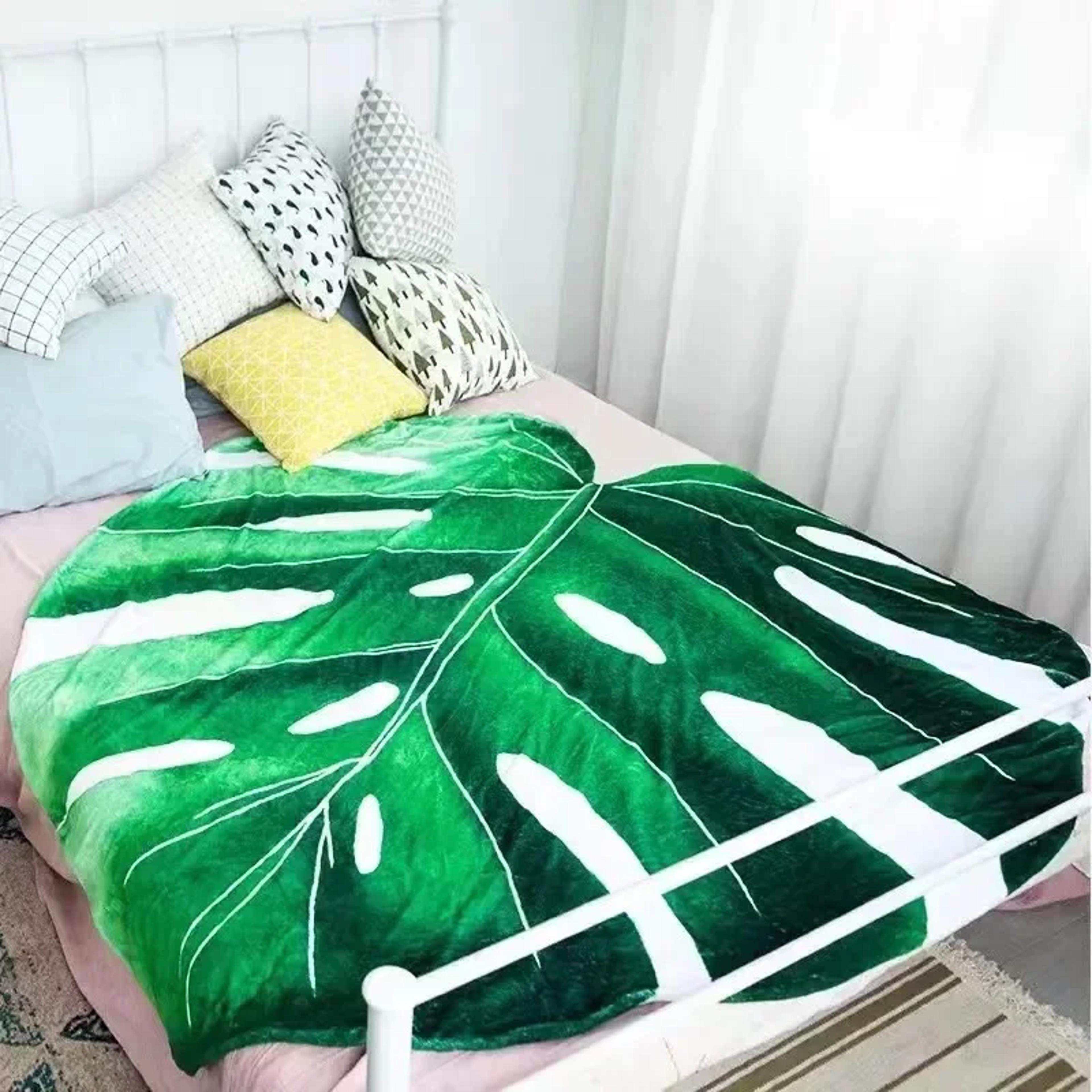Super Soft Leaf Blanket Cozy Giant Plant Blanket Throw For Bed Sofa  Nature Inspired Home Decor 3