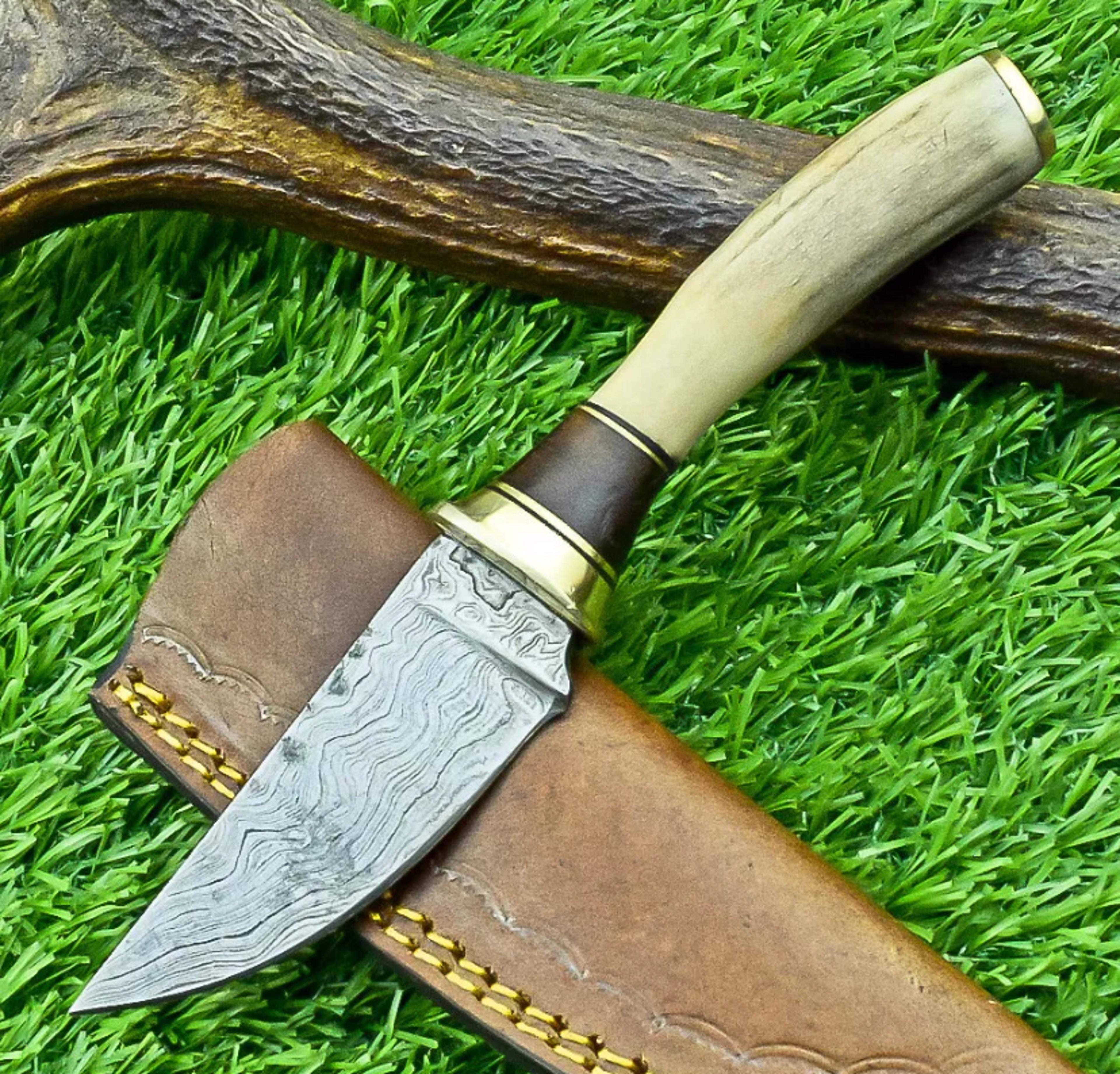 handmade forged damascus steel skinner knife, hunting knife with stag horn blade hardness 54-58 hrc