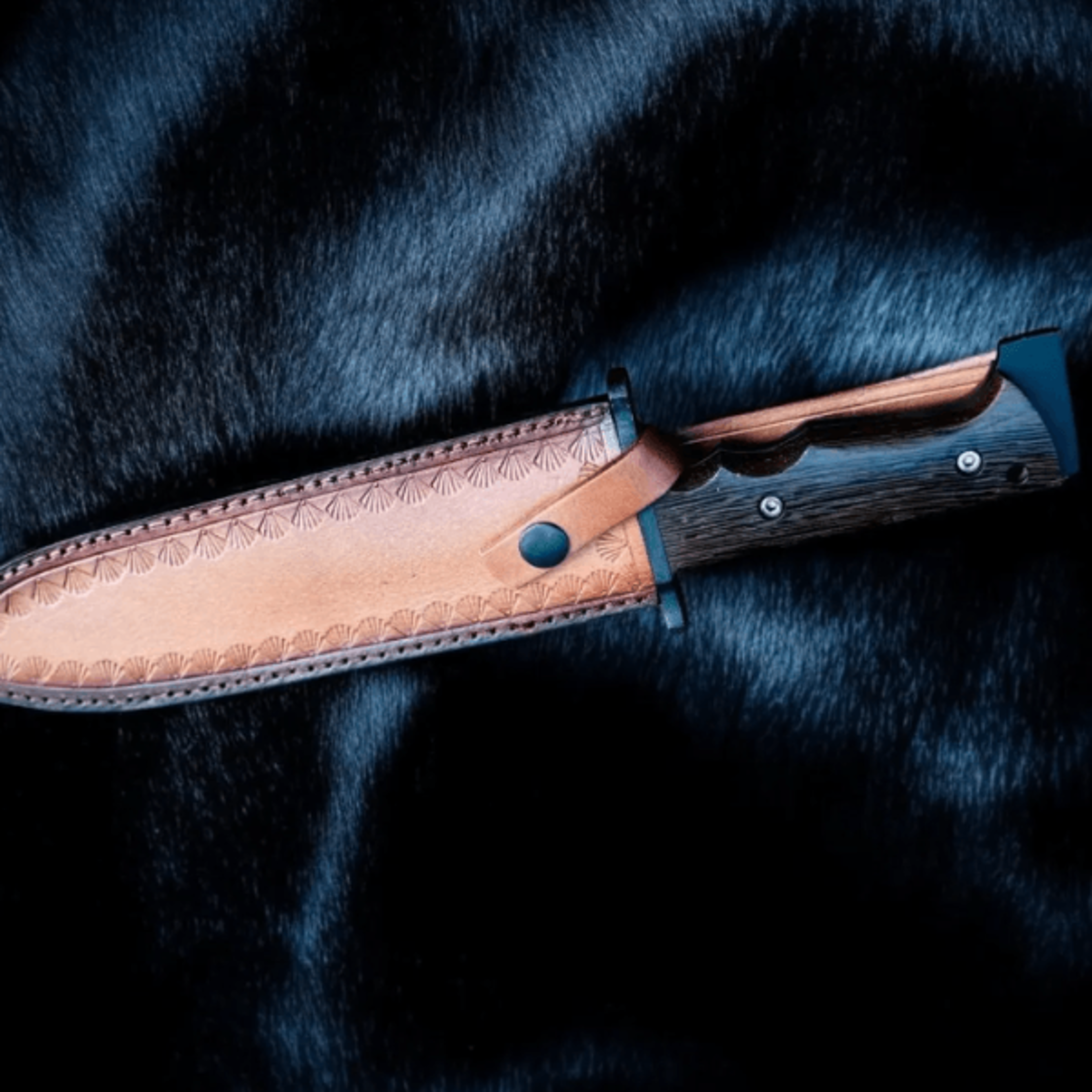 handmade carbon steel bowie knife | powder-coated 15" hunting blade | wangi wood handle + leather sheath
