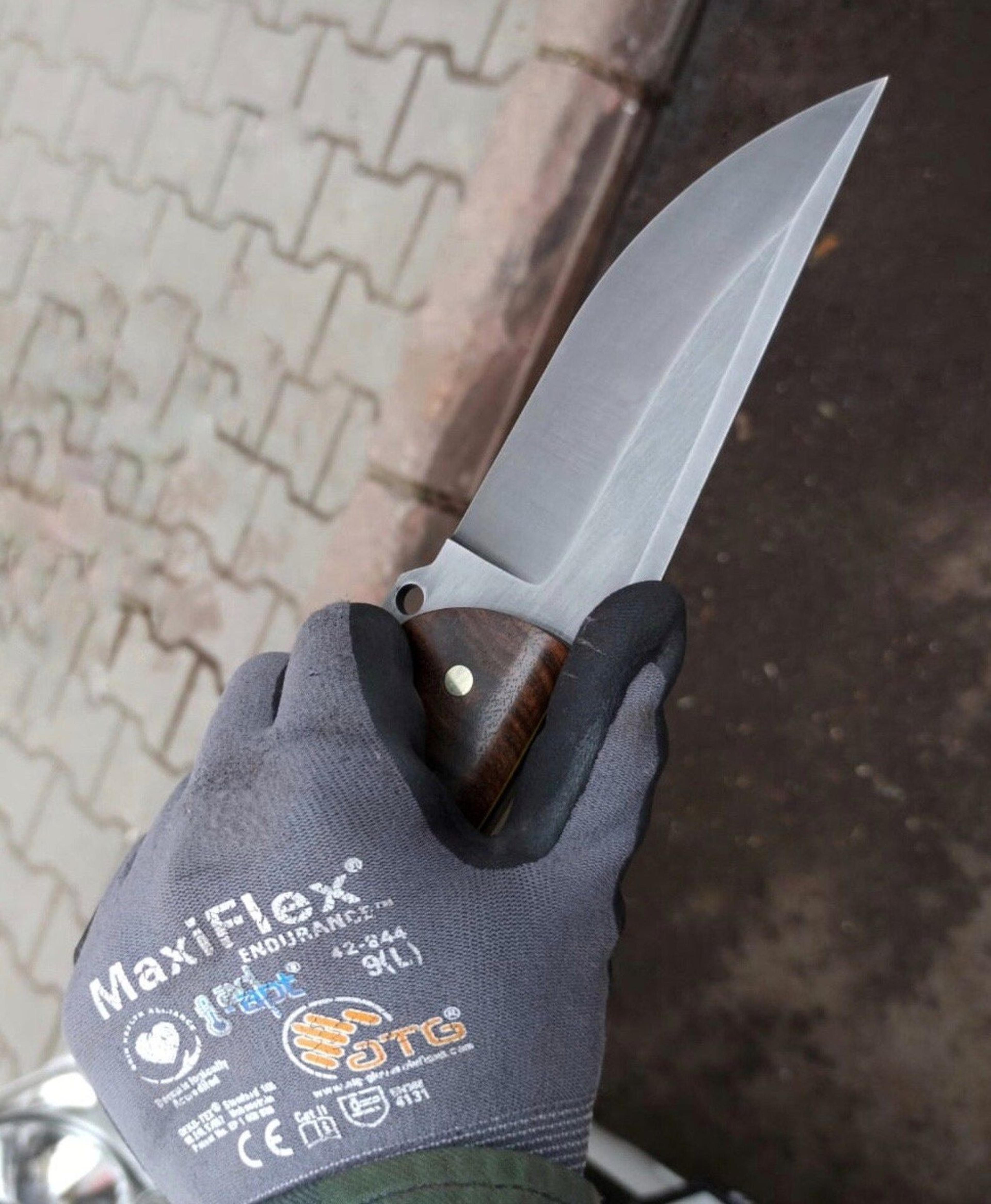 Handmade 1075 Carbon Steel Hunting Knife  Walnut Handle Outdoor Survival Blade 4