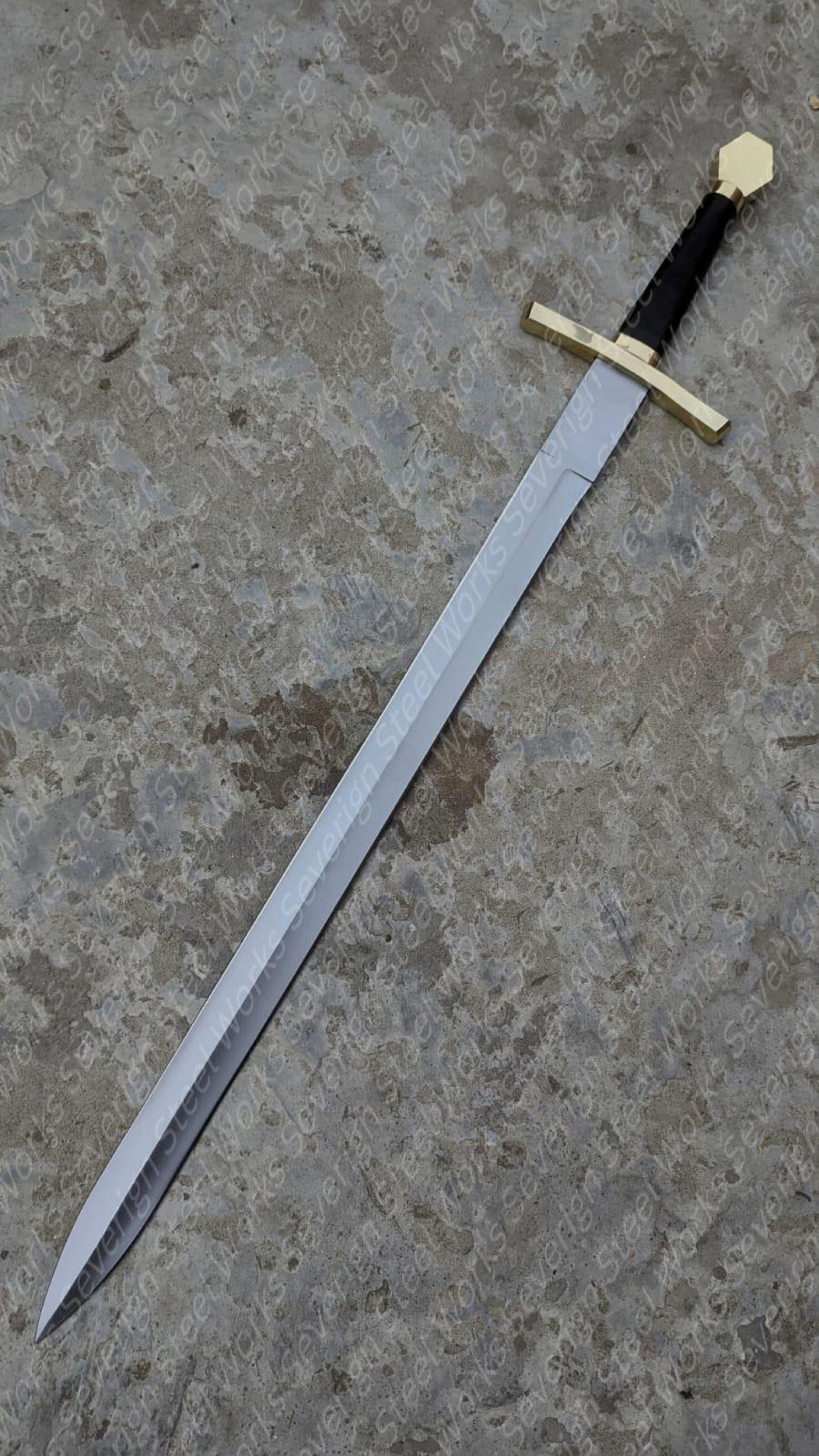35 High Carbon Steel Hanwei Agincourt Medieval Collectible Historic Replica With Brass Accents 1