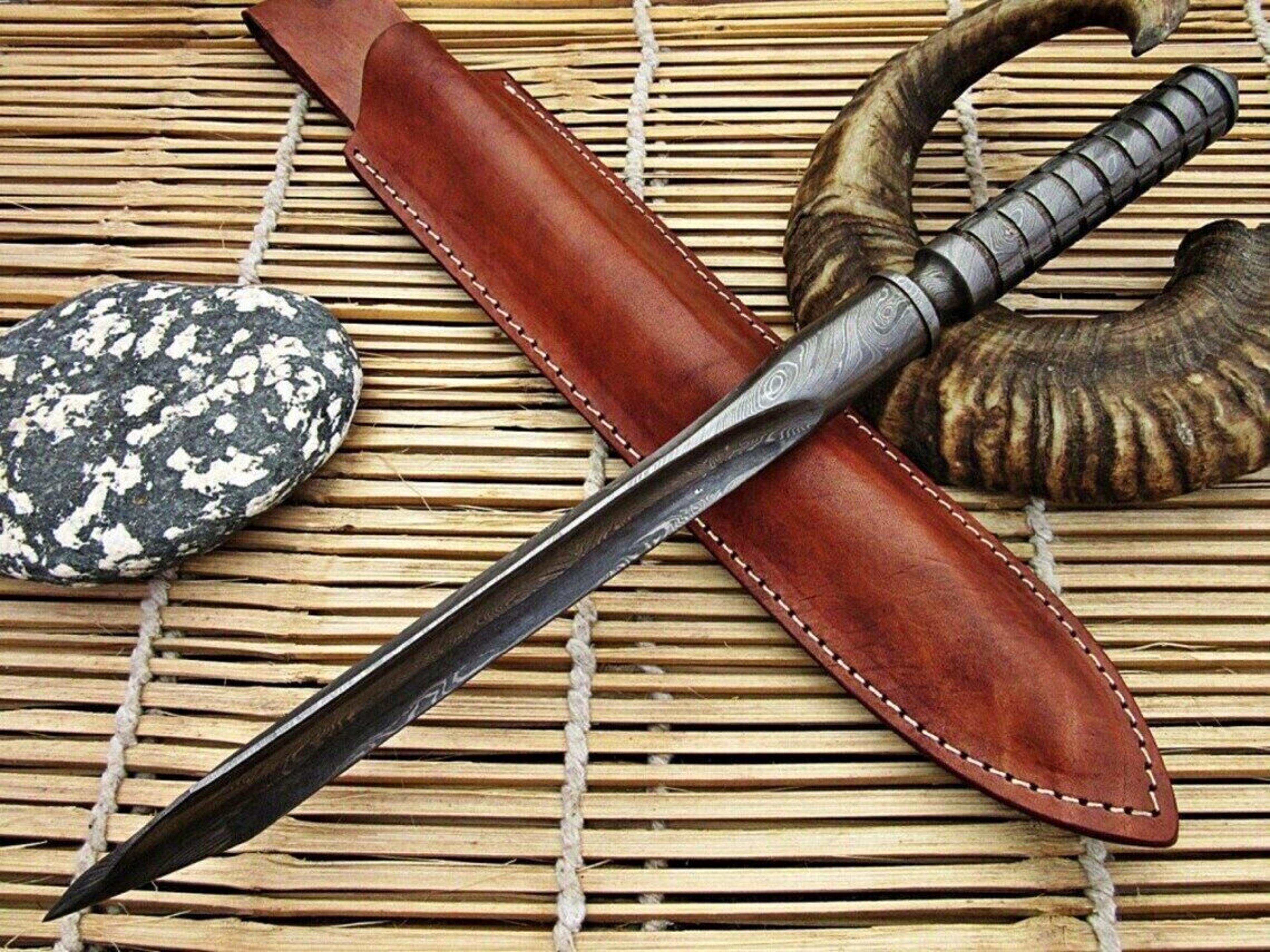 custom forged damascus steel tri-edge kris dagger knife – 14 inch overall length | buffalo horn leather sheath