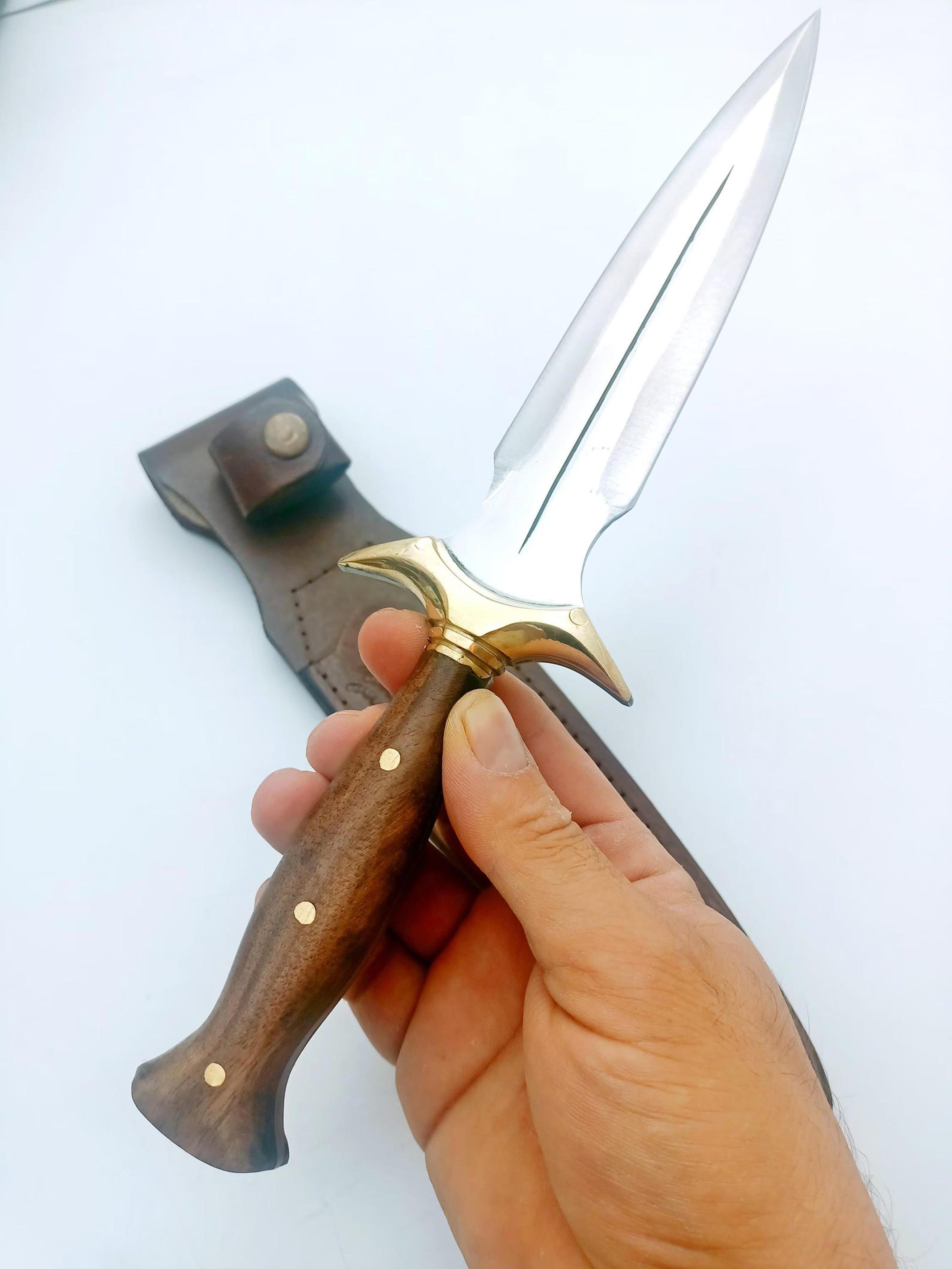 Premium Personalized Machete Knife With Walnut Handle And Engraving  Ideal For Outdoor Adventures A
