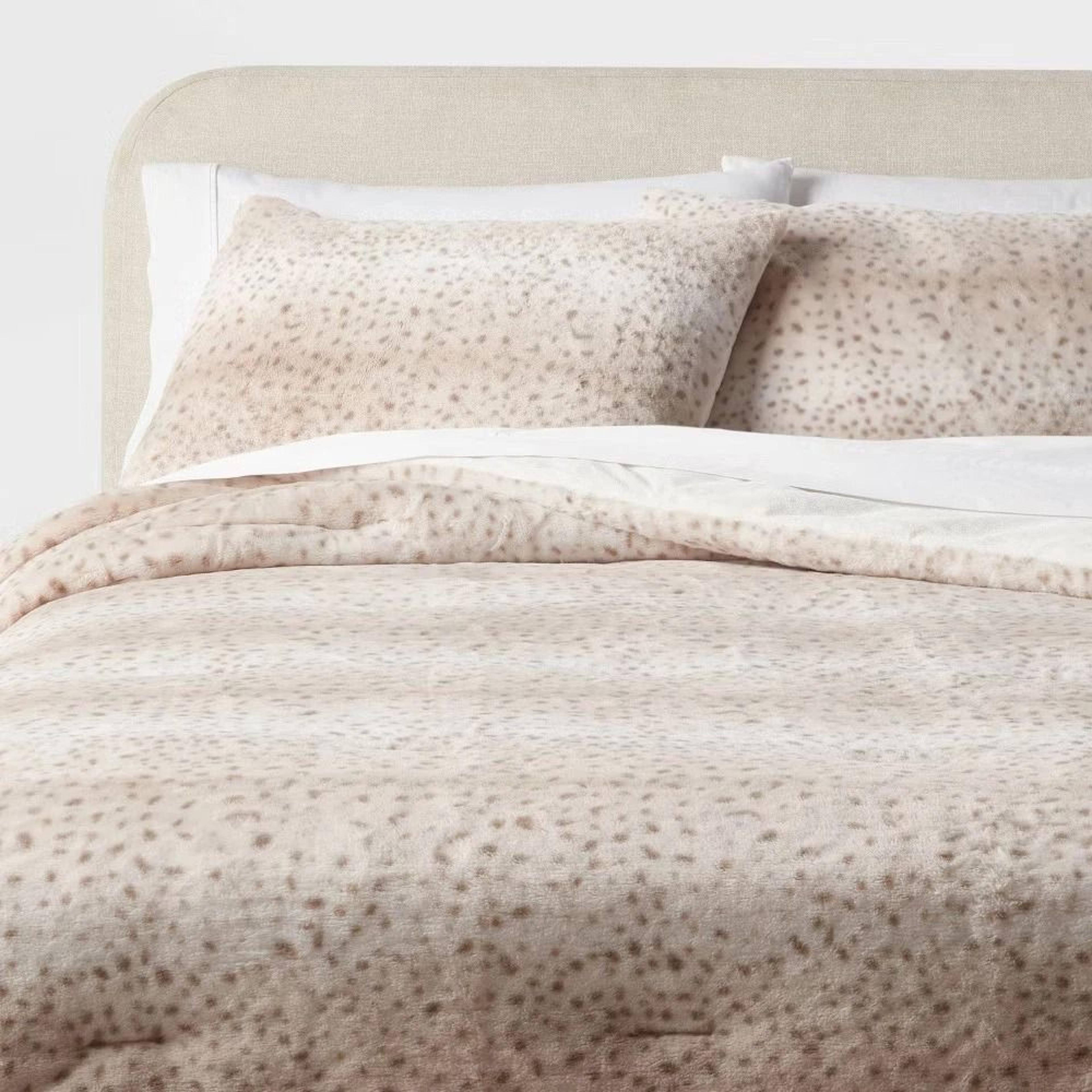 full/queen cotton blend sateen duvet cover set, light gray sham set, machine-washable and luxuriously soft