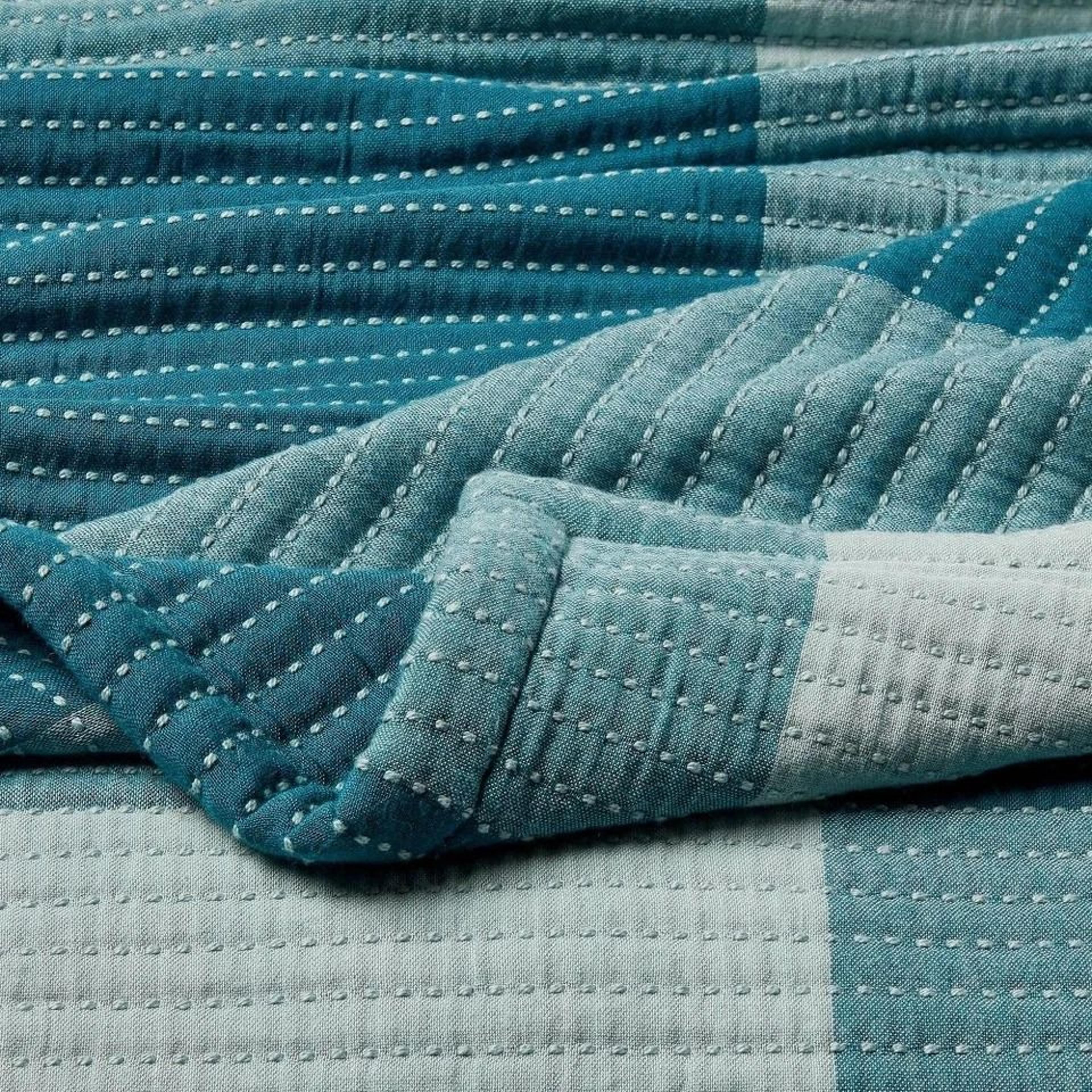 Blue Oversized Gingham FullQueen Spring Matelasse Blanket Soft  Durable Threshold EcoFriendly Fabri 2