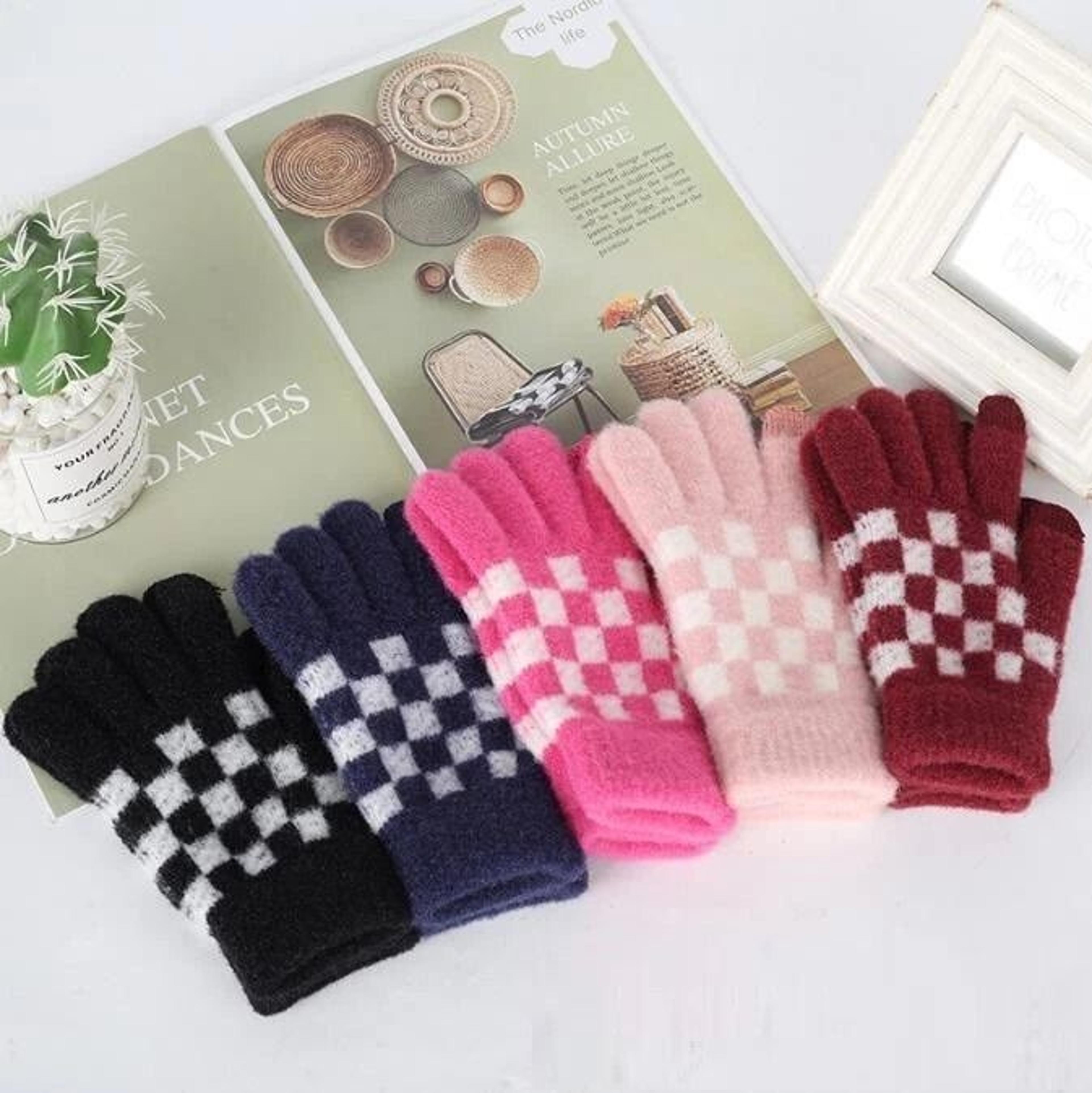 cozy plaid checkered knit winter gloves for men and women, warm and stylish, black pink white choices