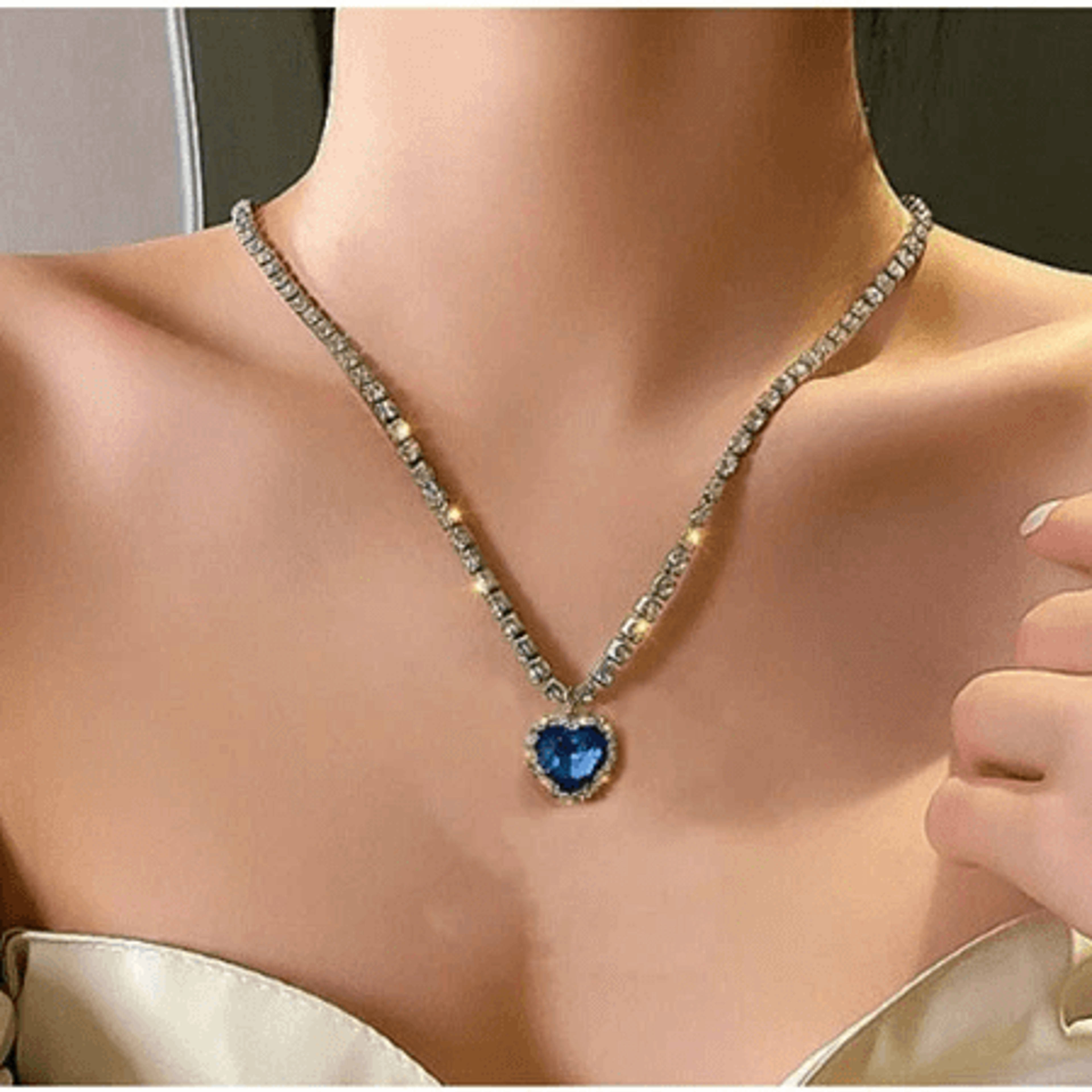heart of the ocean blue crystal pendant necklace, mini titanic pretty necklace, stunning blue crystal heart necklace
