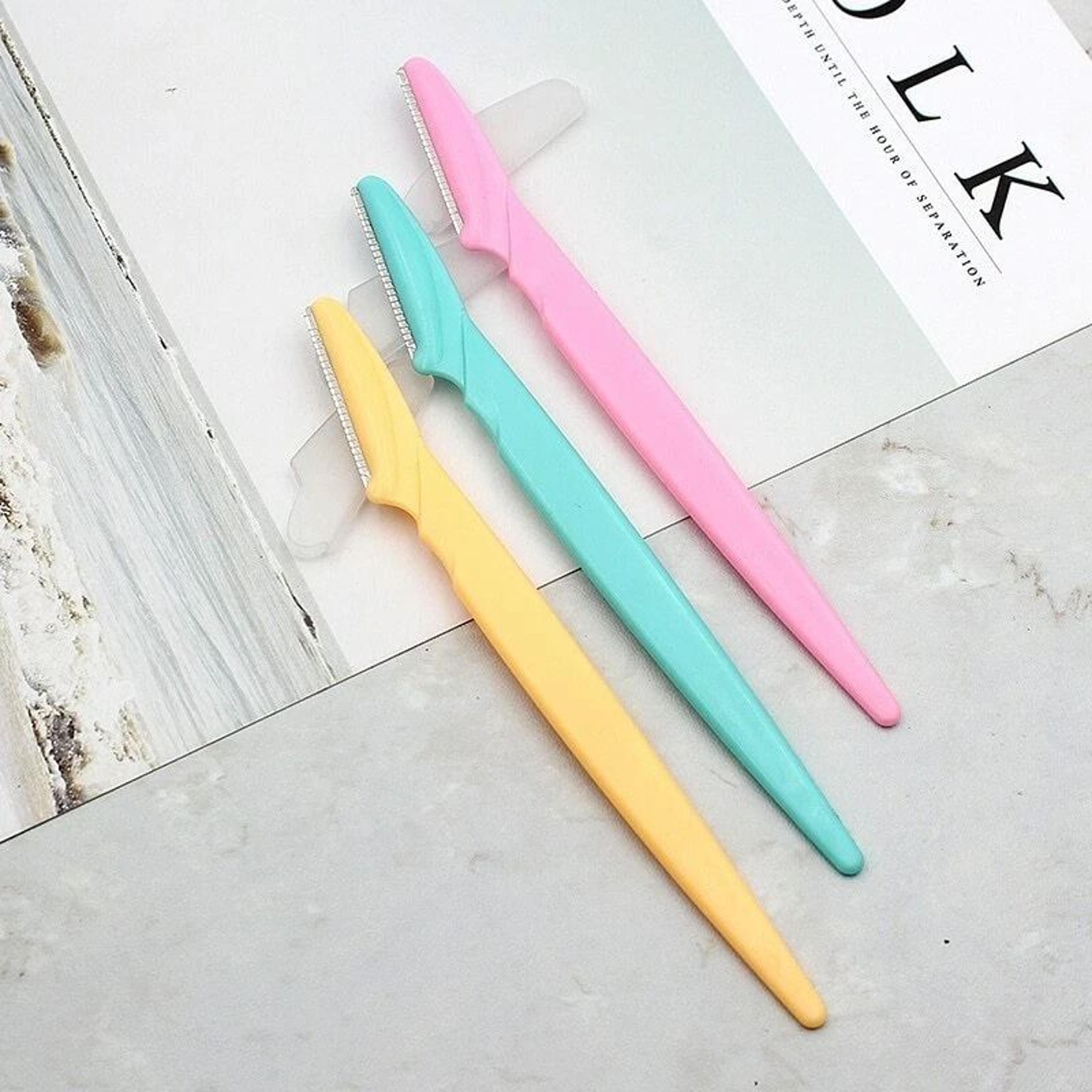 blade face hair trimmer, eyebrow razor shaver, dermaplaning tool for makeup beauty and skin care
