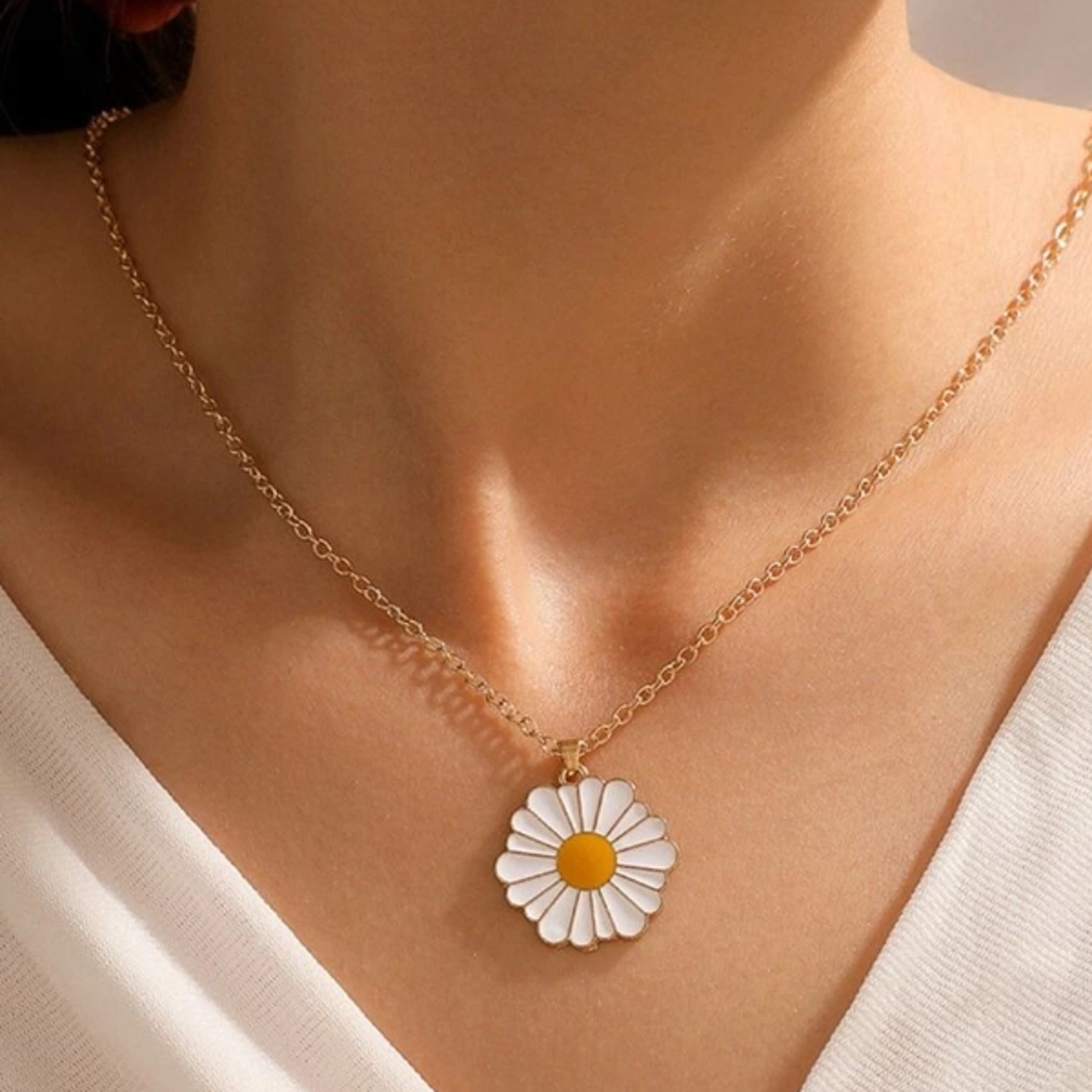 elegant daisy flower necklace, vintage petal pendant for women, fashion jewelry