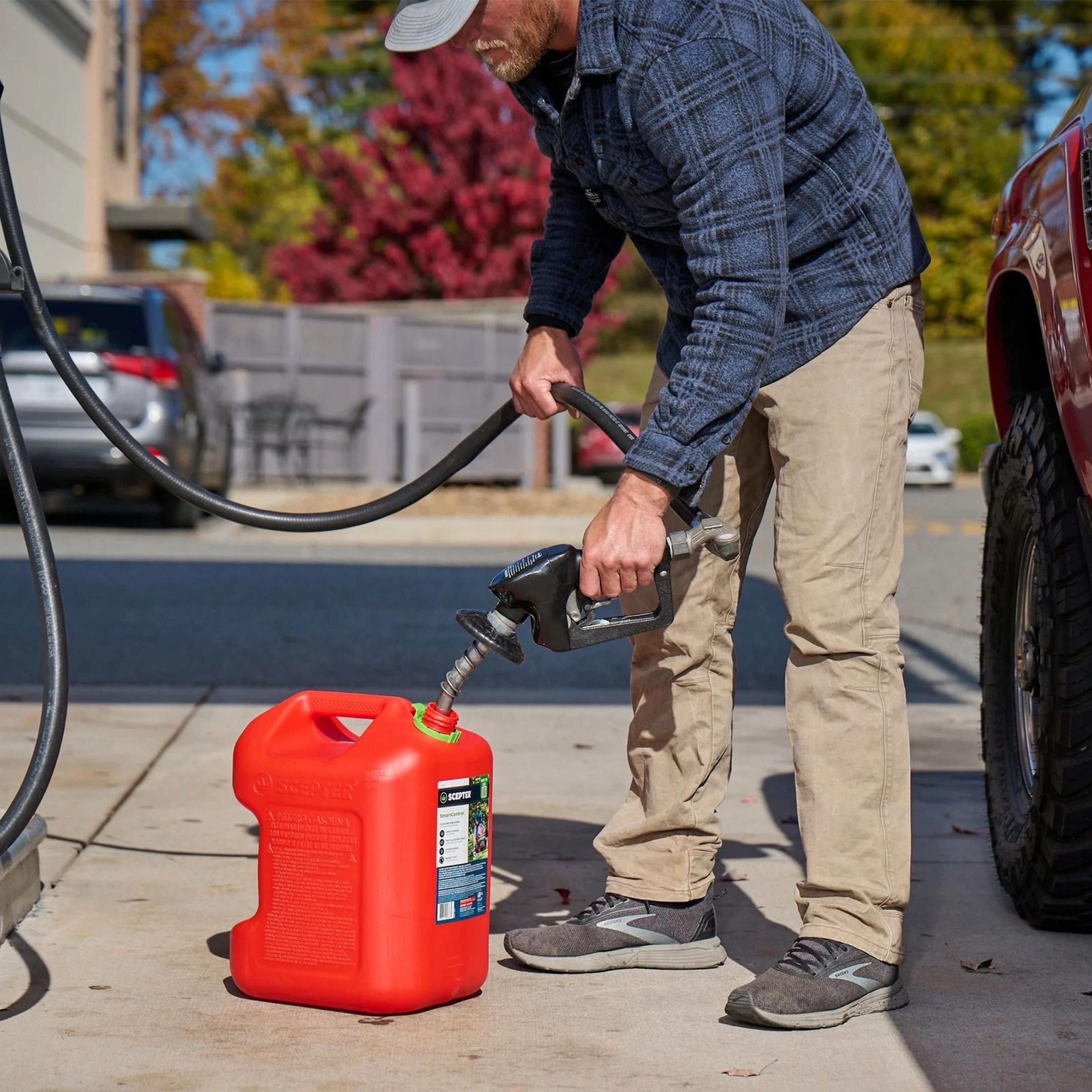 scepter smartcontrol dual handle gasoline can jug with funnel