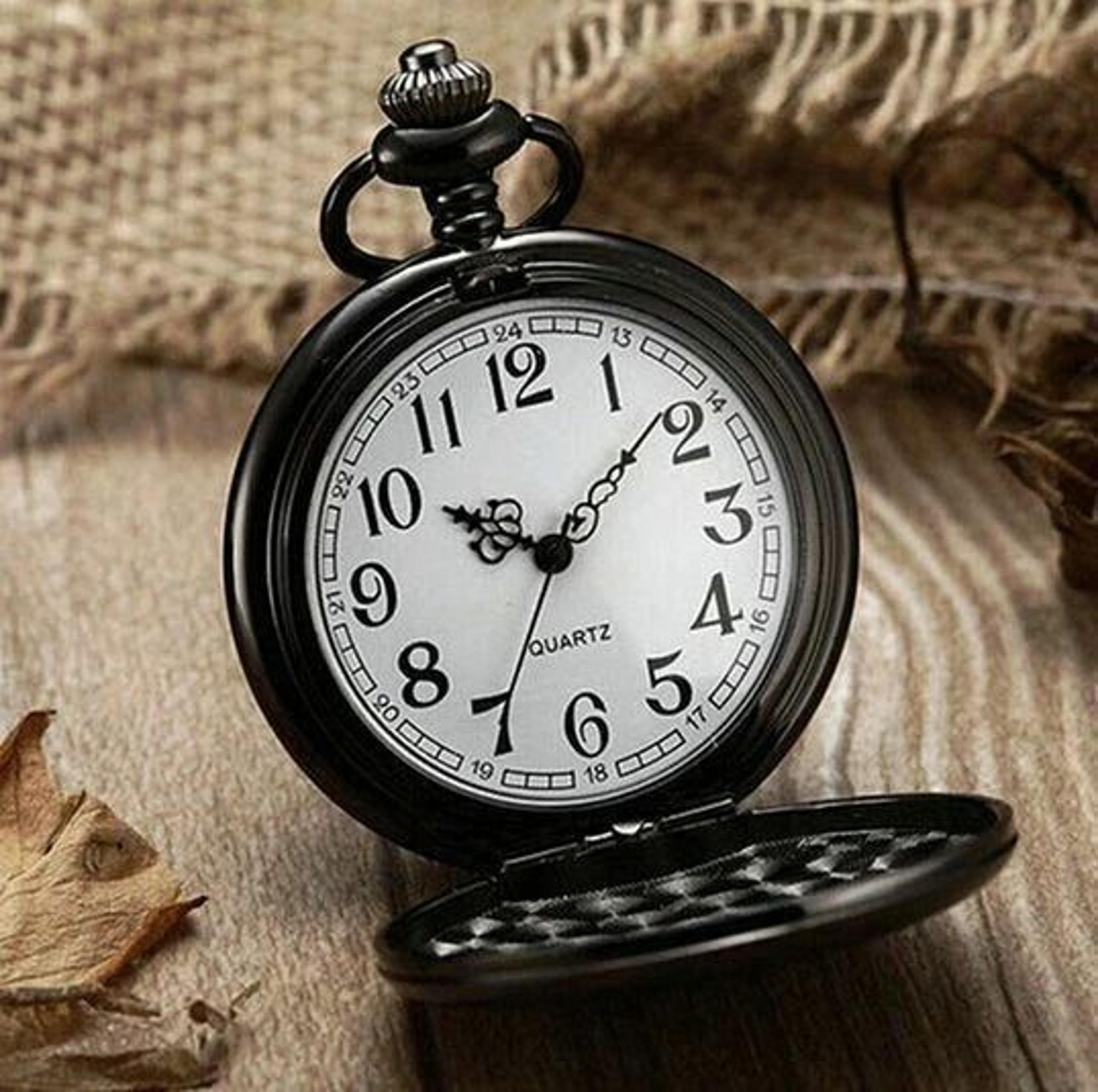 luxury men quartz pocket watch with white dial & stainless steel case