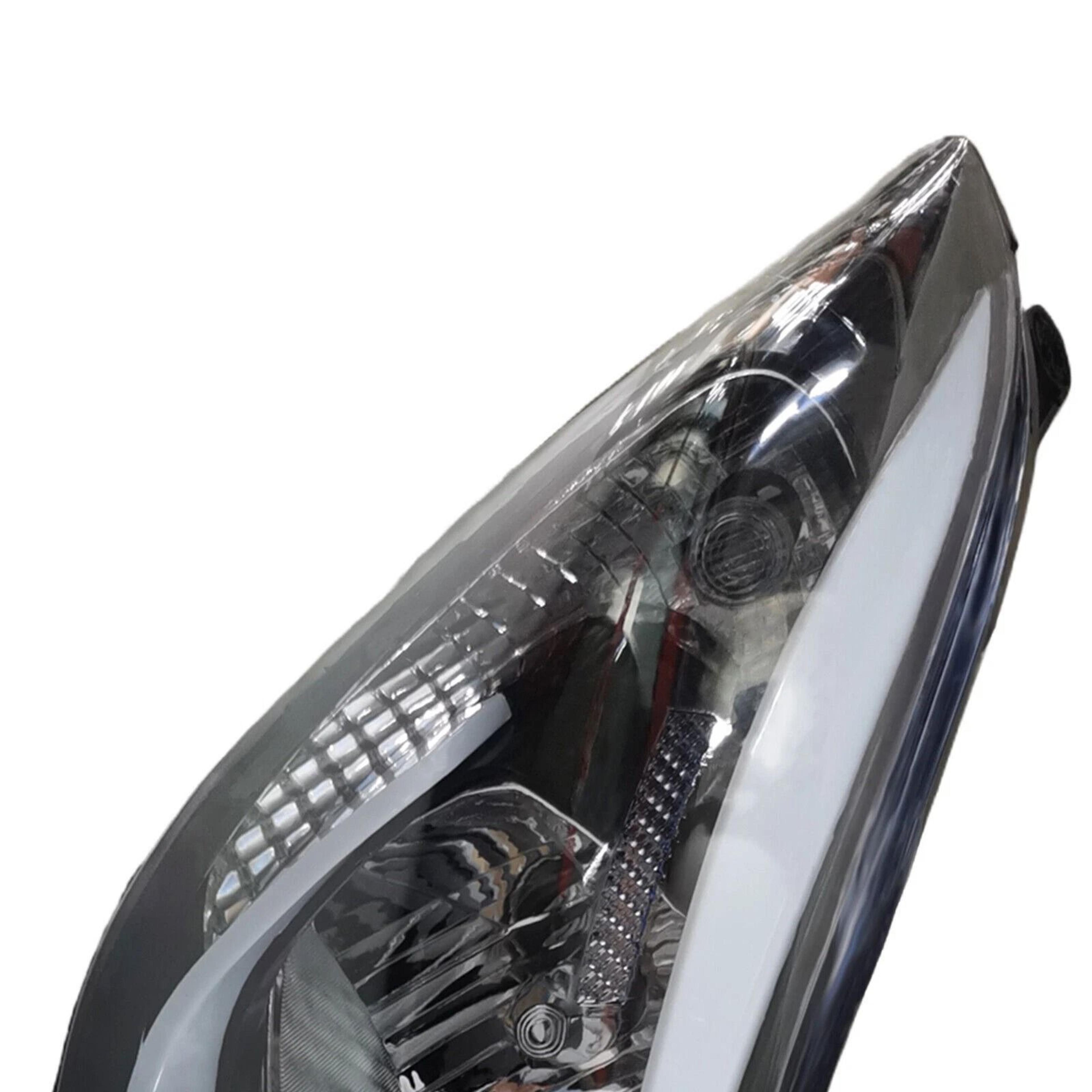 Hyundai Elantra Driver Side Halogen Headlight Assembly 1