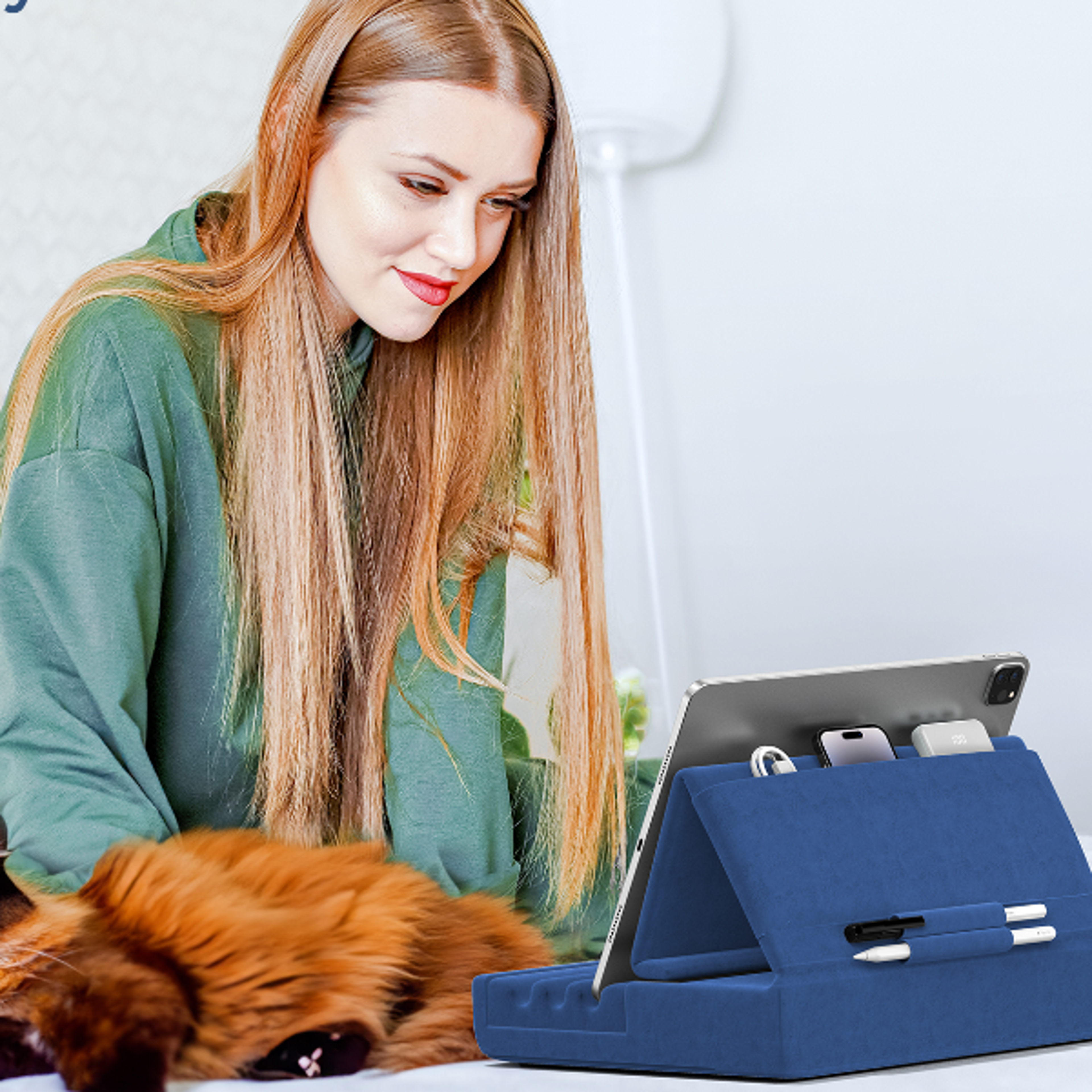 foldable ipad tablet pillow holder for lap, desk, bed, soft pad dock with pocket & stylus mount for ipad pro