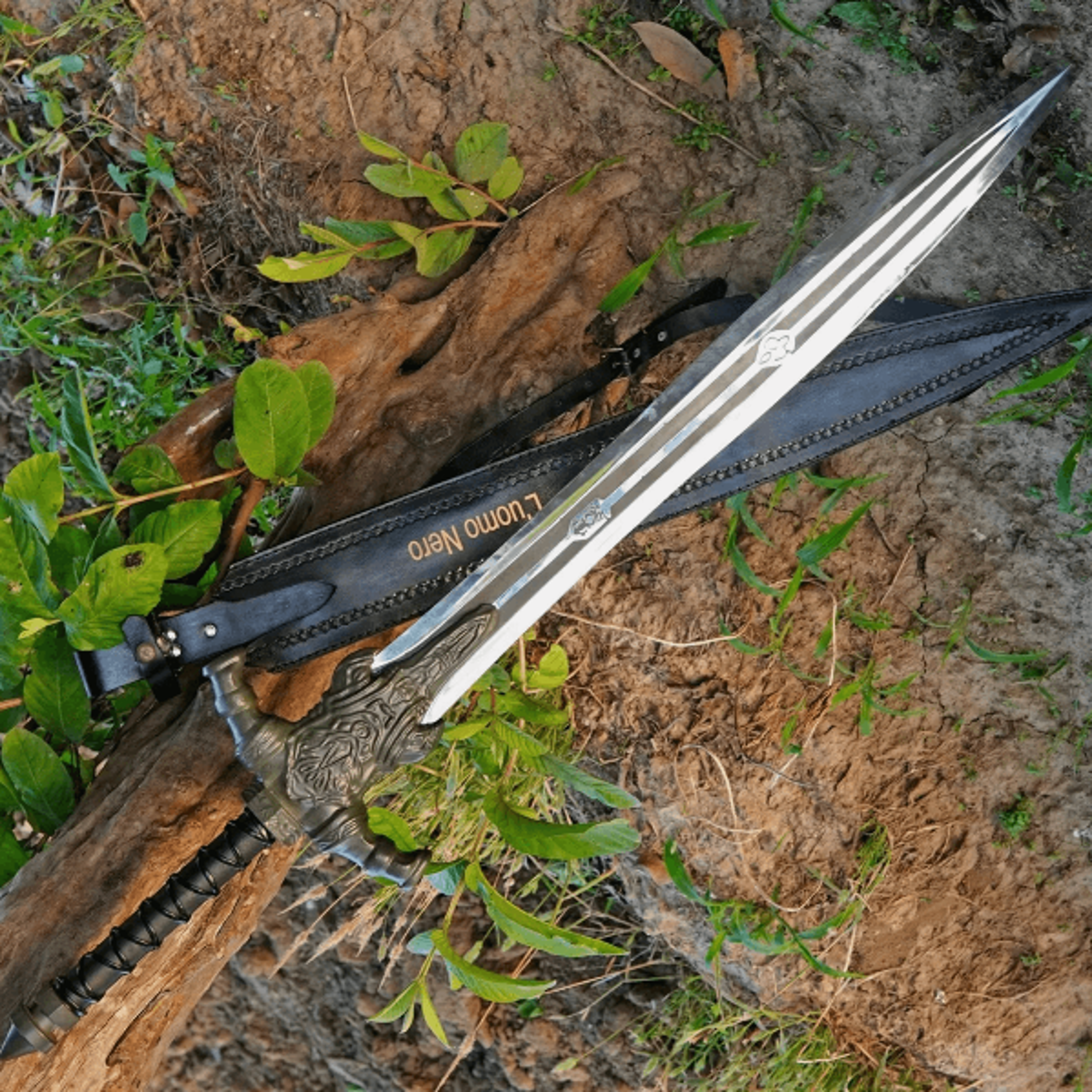 dark souls replica sword - authentic collectible with leather sheath