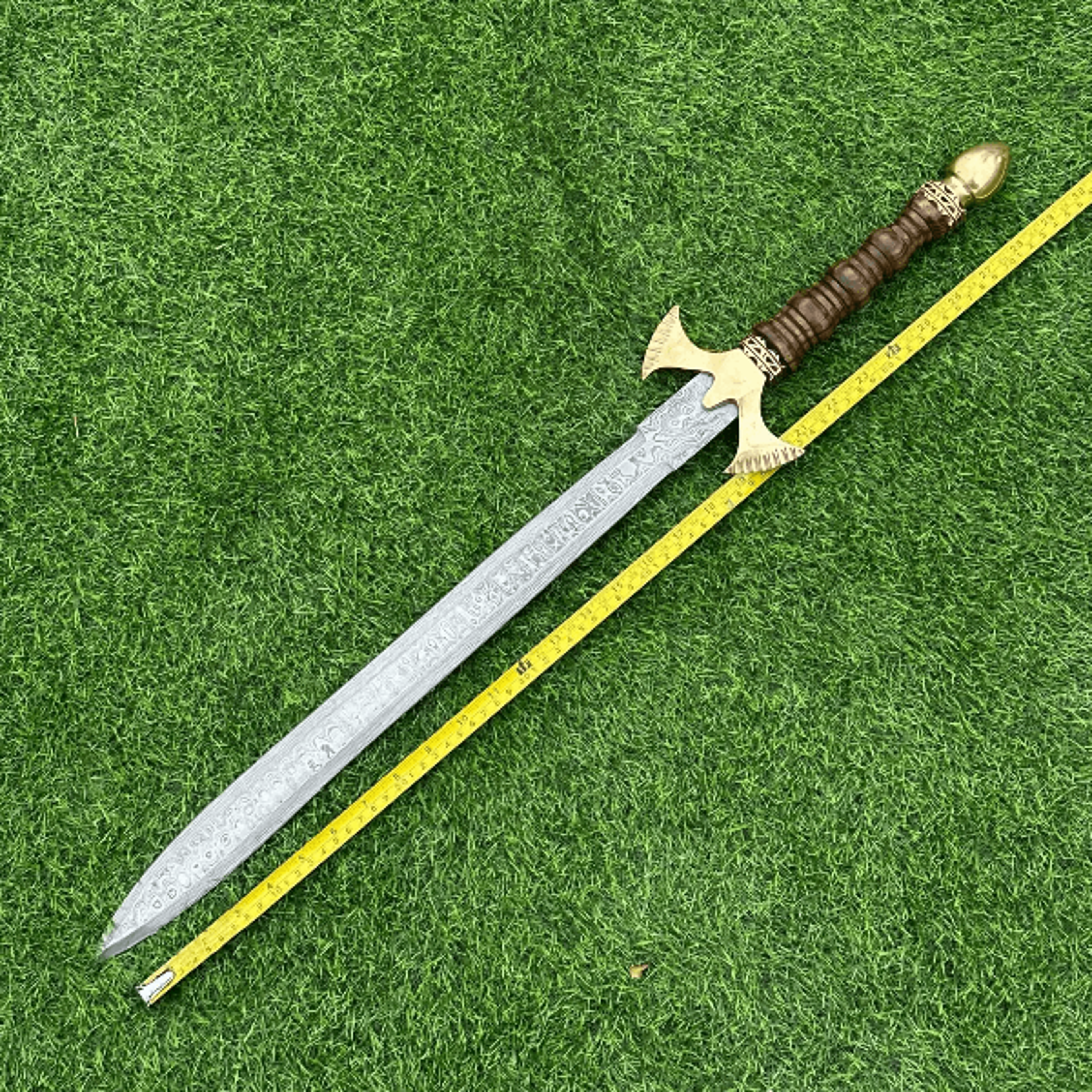 handmade damascus steel combat sword – 30" double-edge blade, natural wood handle