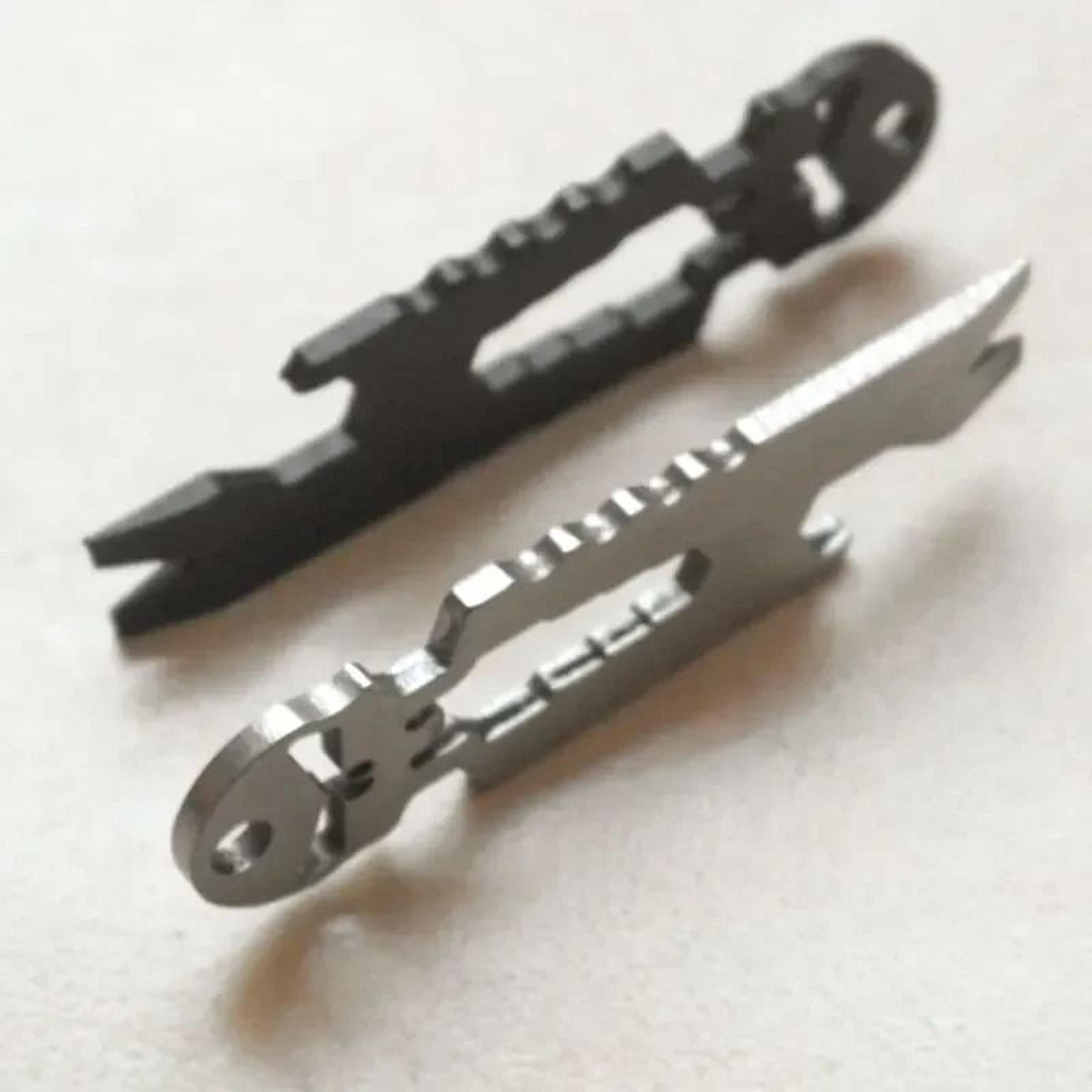 Stainless Steel Tactical EDC Multi Tool Pocket Crowbar Screwdriver Keychain 4