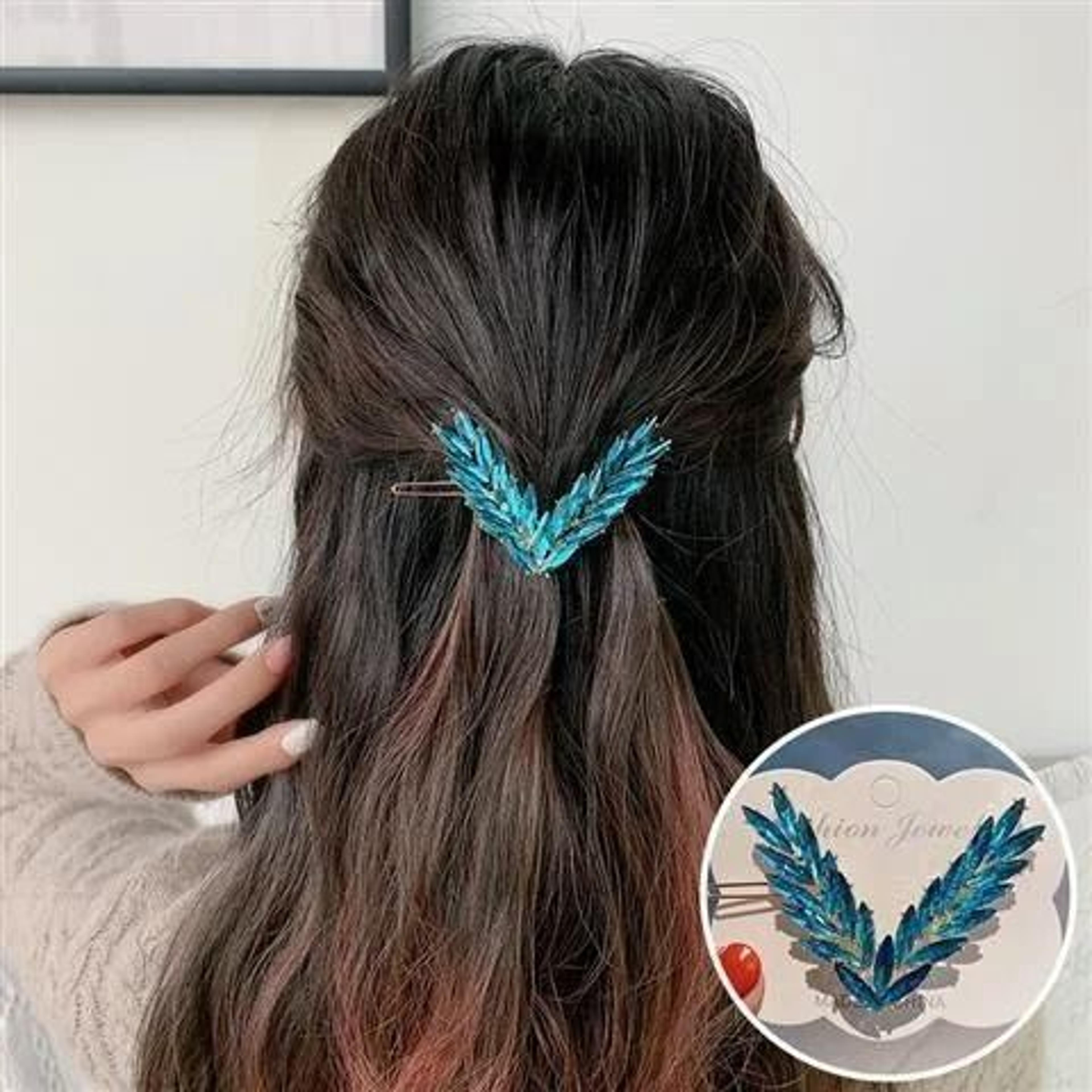 Shining Crystal V Shape Hair Clip 9