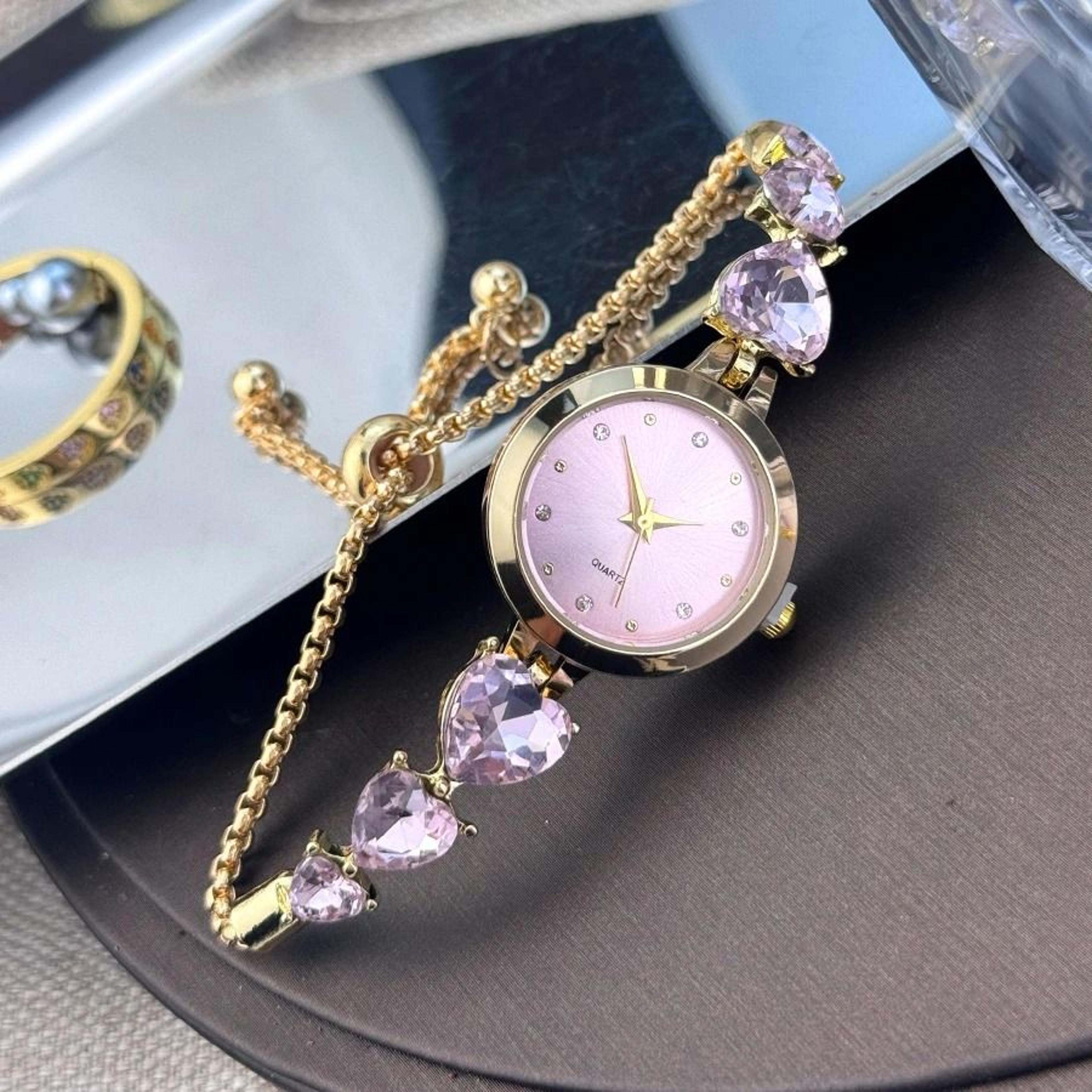 Triple Heart DiamondEncrusted Bracelet Watch  Elegant Light Luxury Quartz Timepiece With Round Allo 3