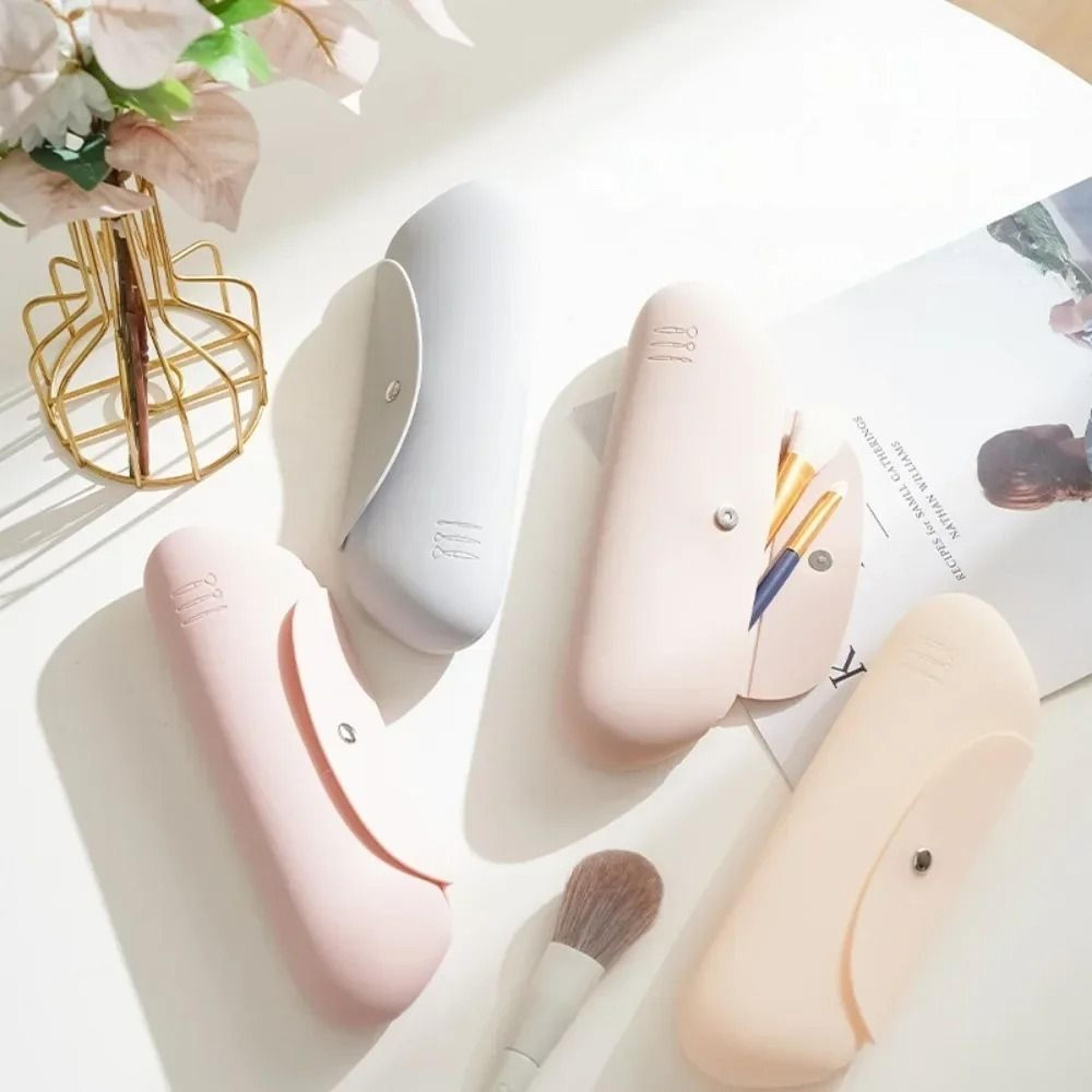 Silicone Portable Makeup Brush Holder 1