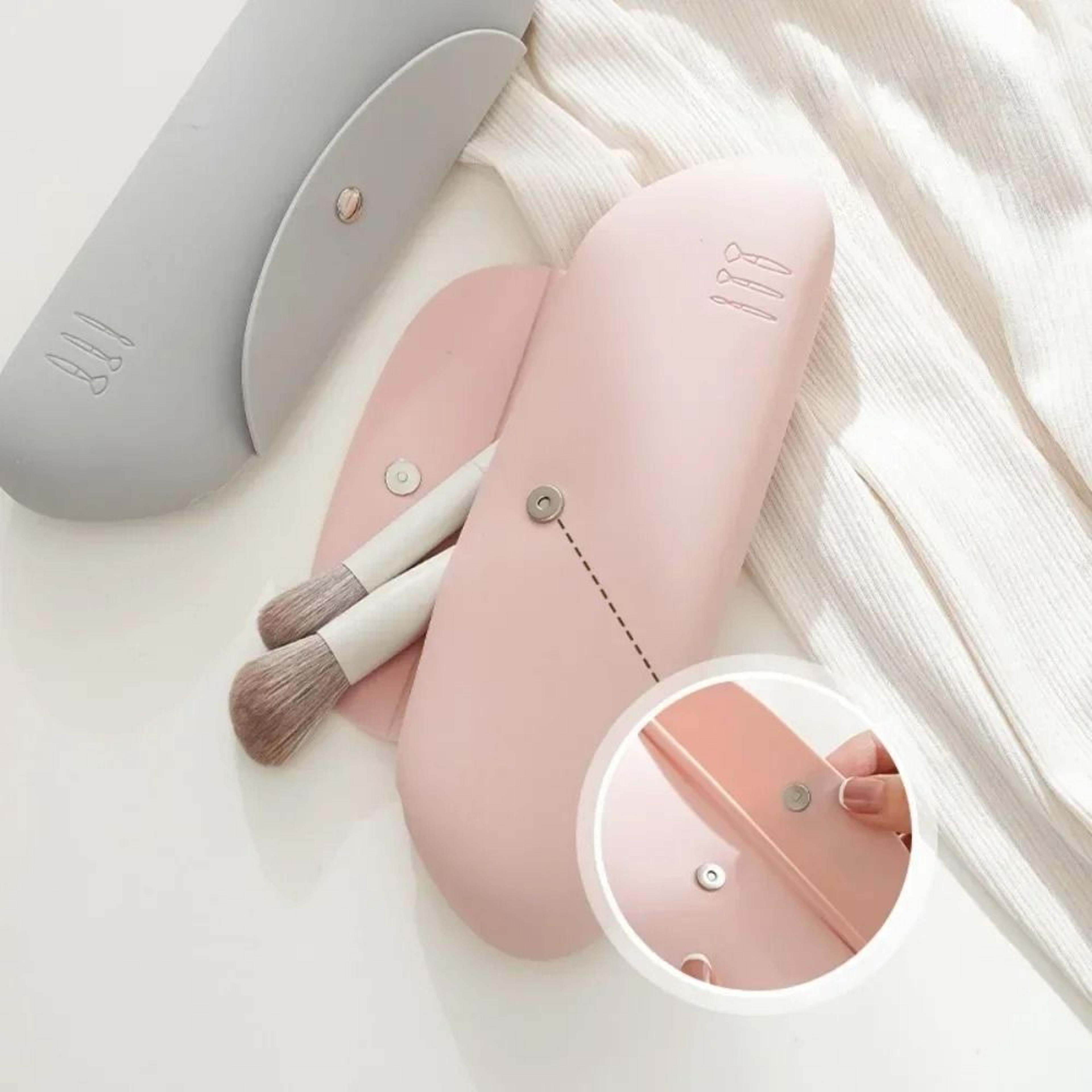 Silicone Portable Makeup Brush Holder 2