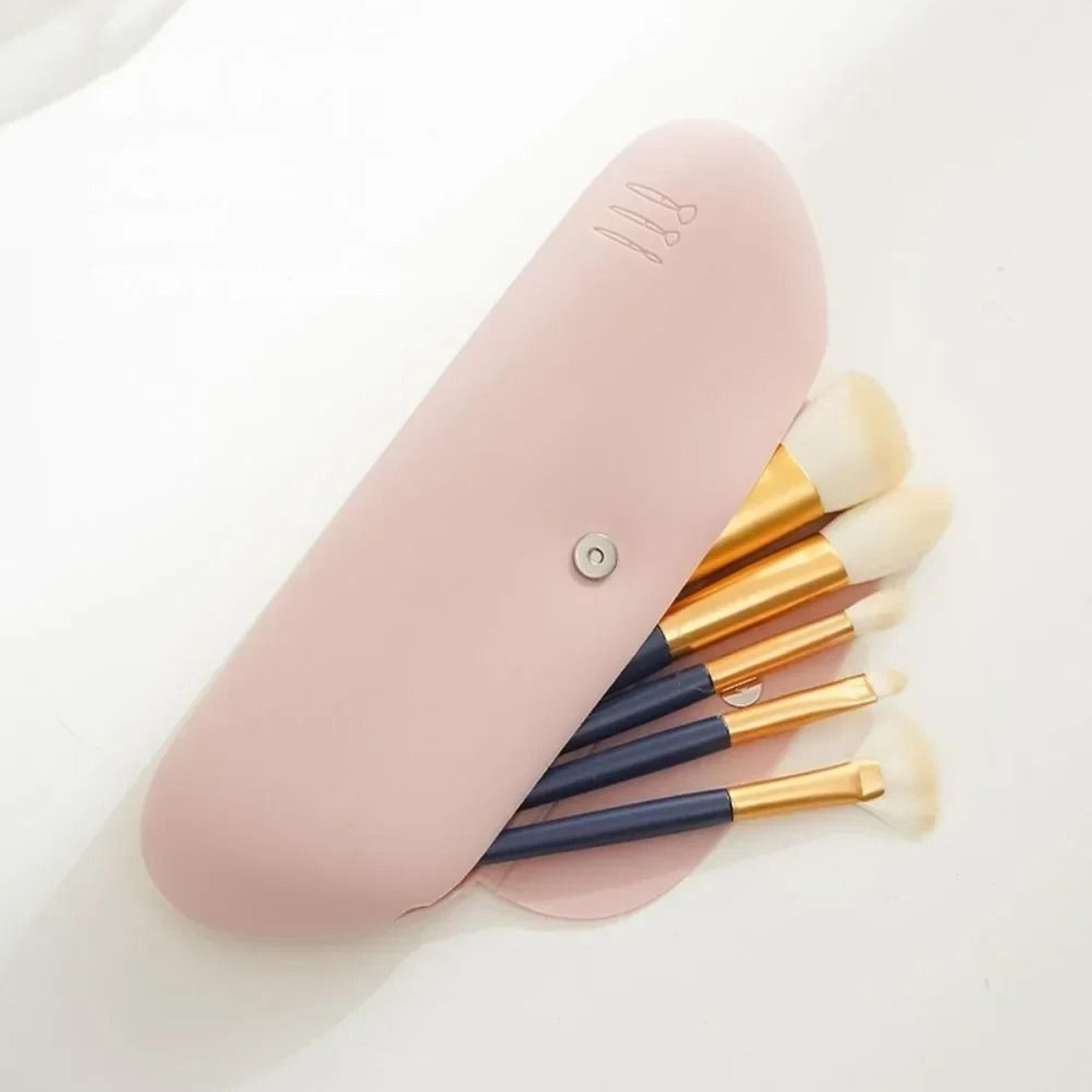 Silicone Portable Makeup Brush Holder 4