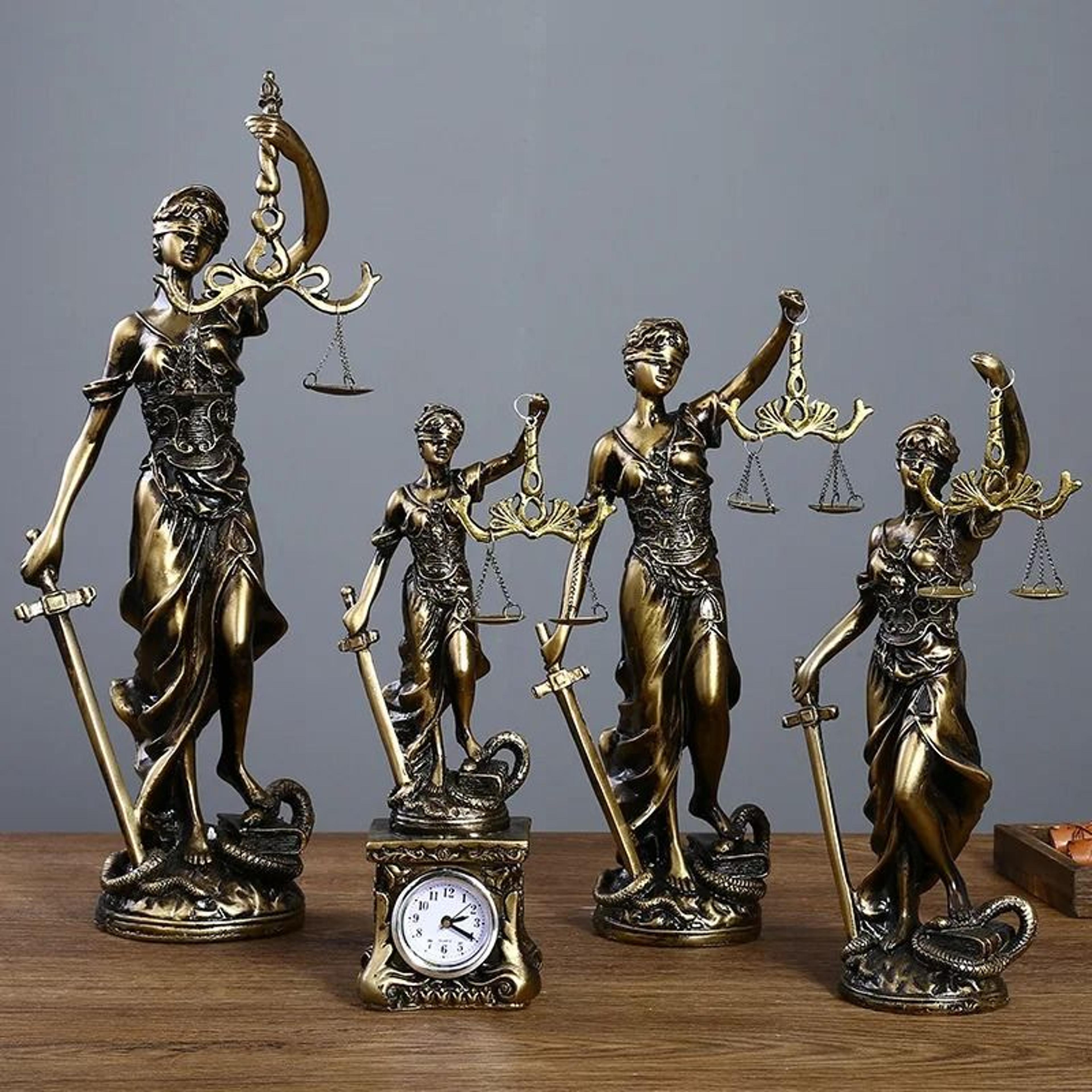 Creative Retro Justice Goddess Statue  Legal Ornament 1