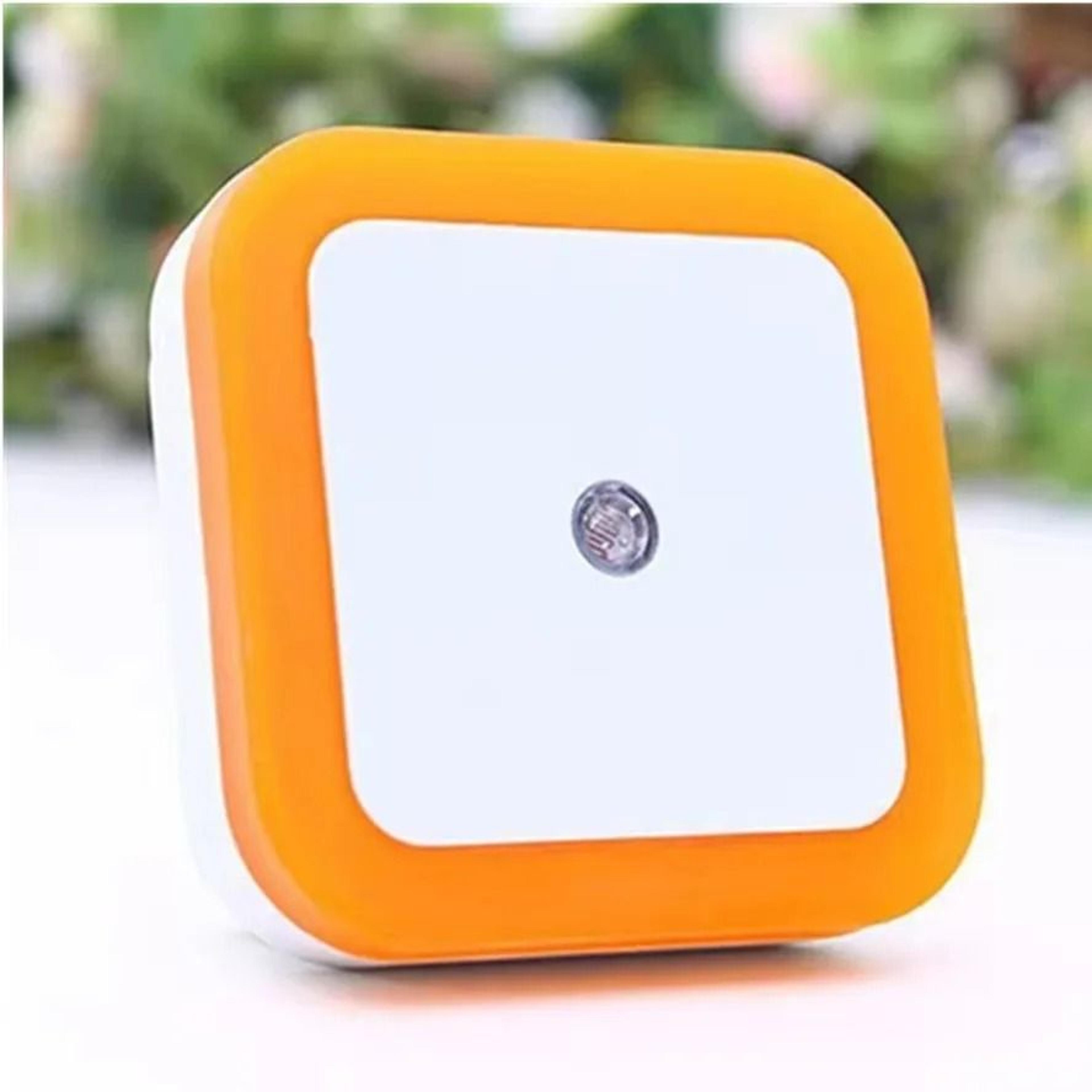 Automatic PlugIn LED DusktoDawn Night Light 8