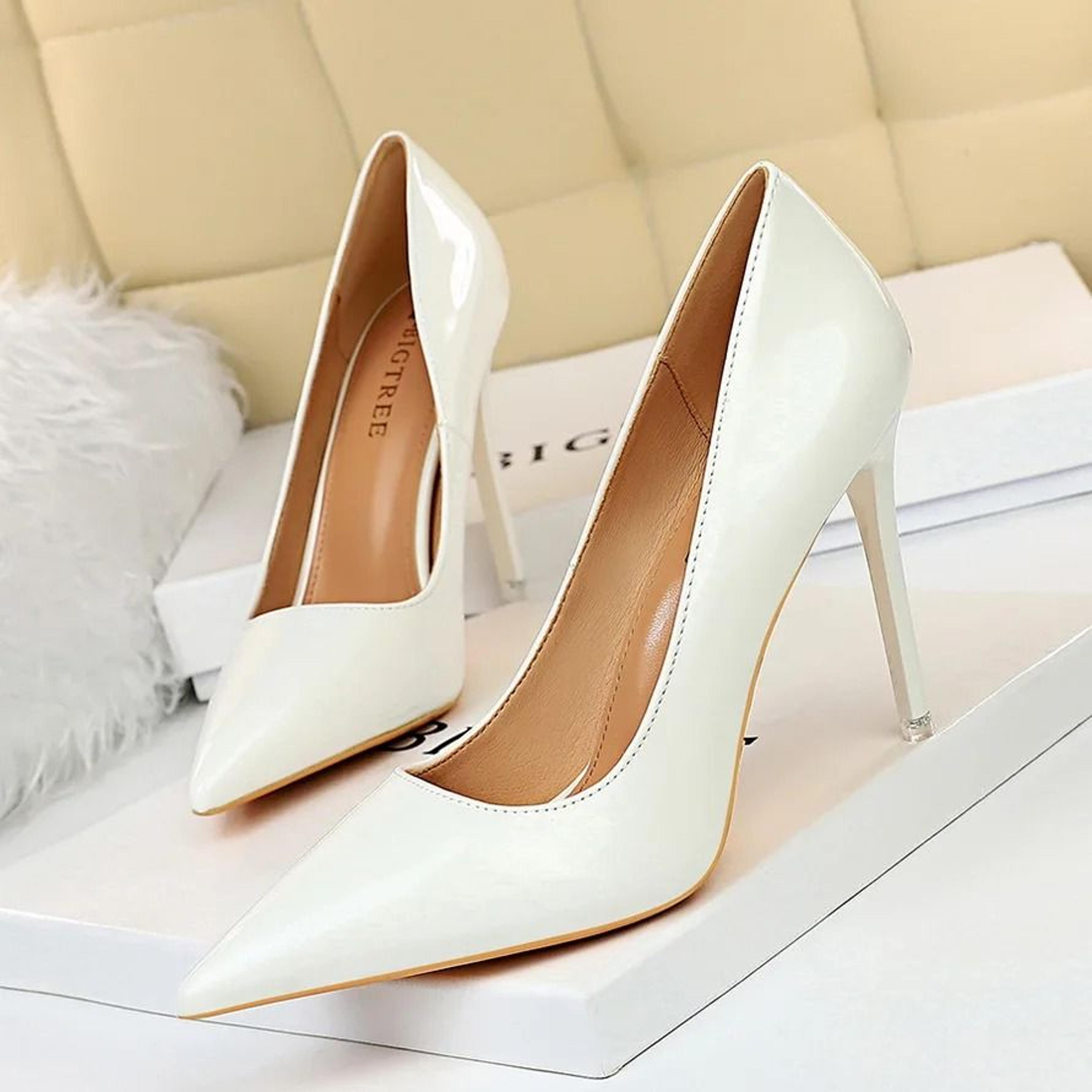 Classic Pointed Toe Stiletto Pumps In Metallic And Nude Finish 7