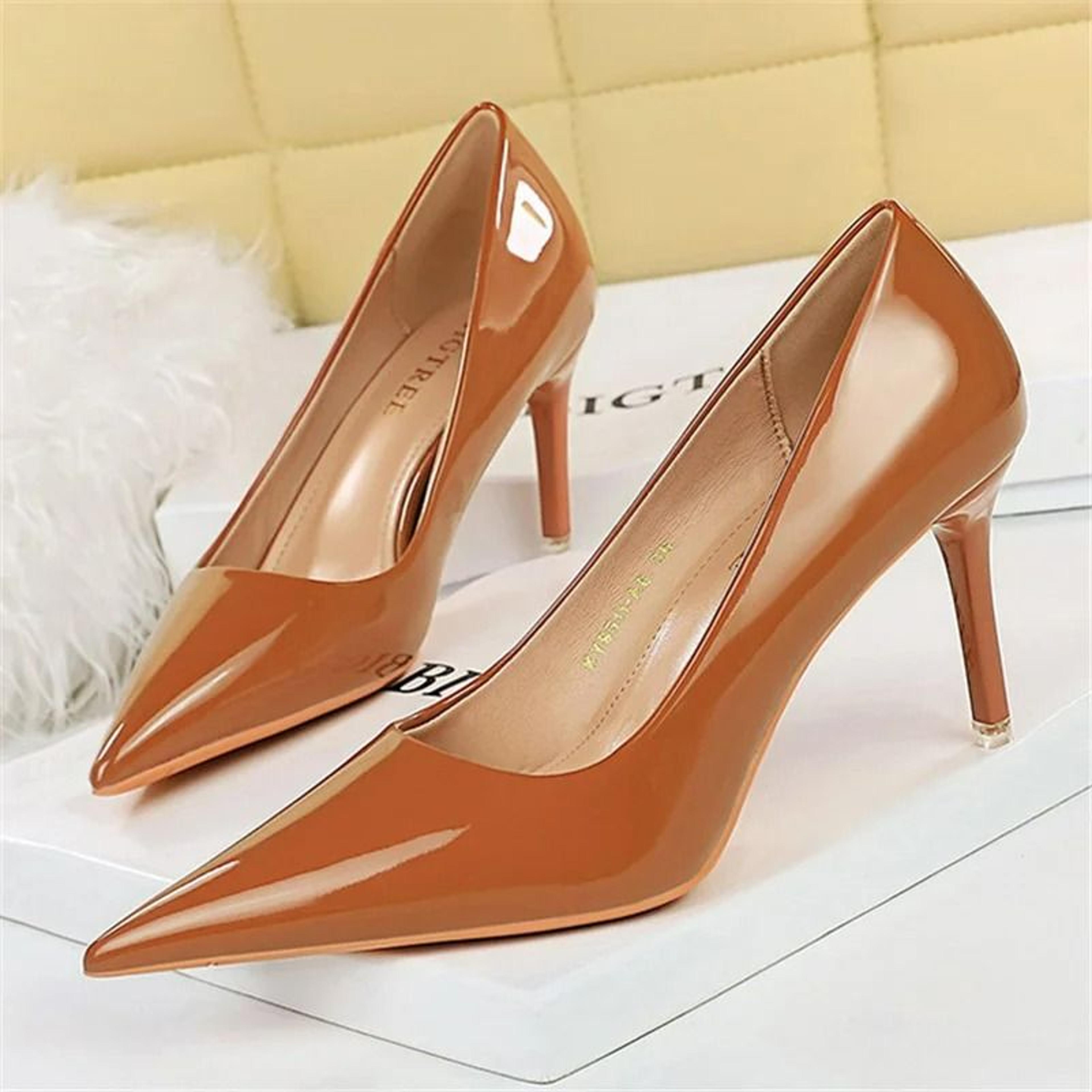 Classic Pointed Toe Stiletto Pumps In Metallic And Nude Finish 15