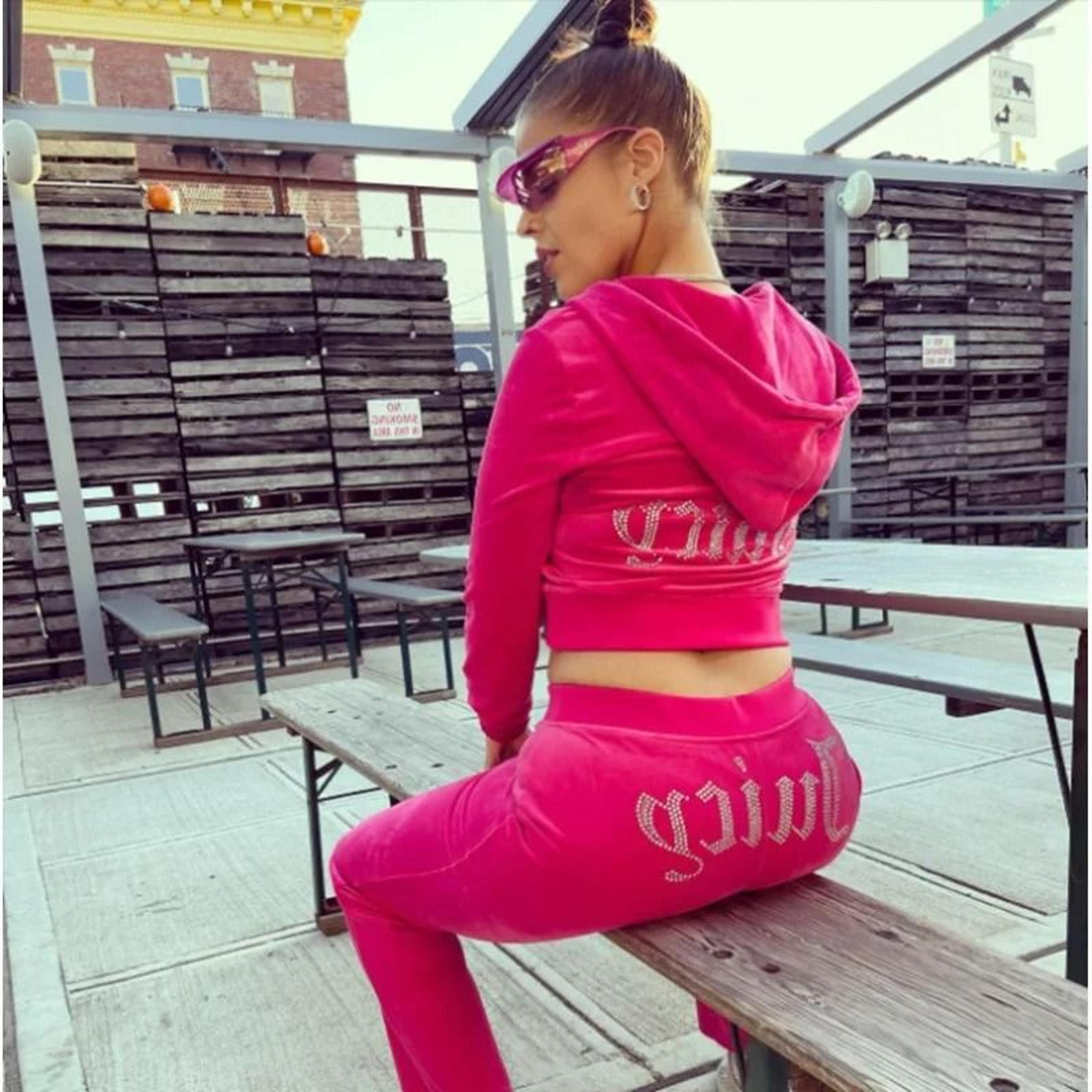Womens Rhinestone Velvet Zip Hoodie And Sweatpants Tracksuit Set 10