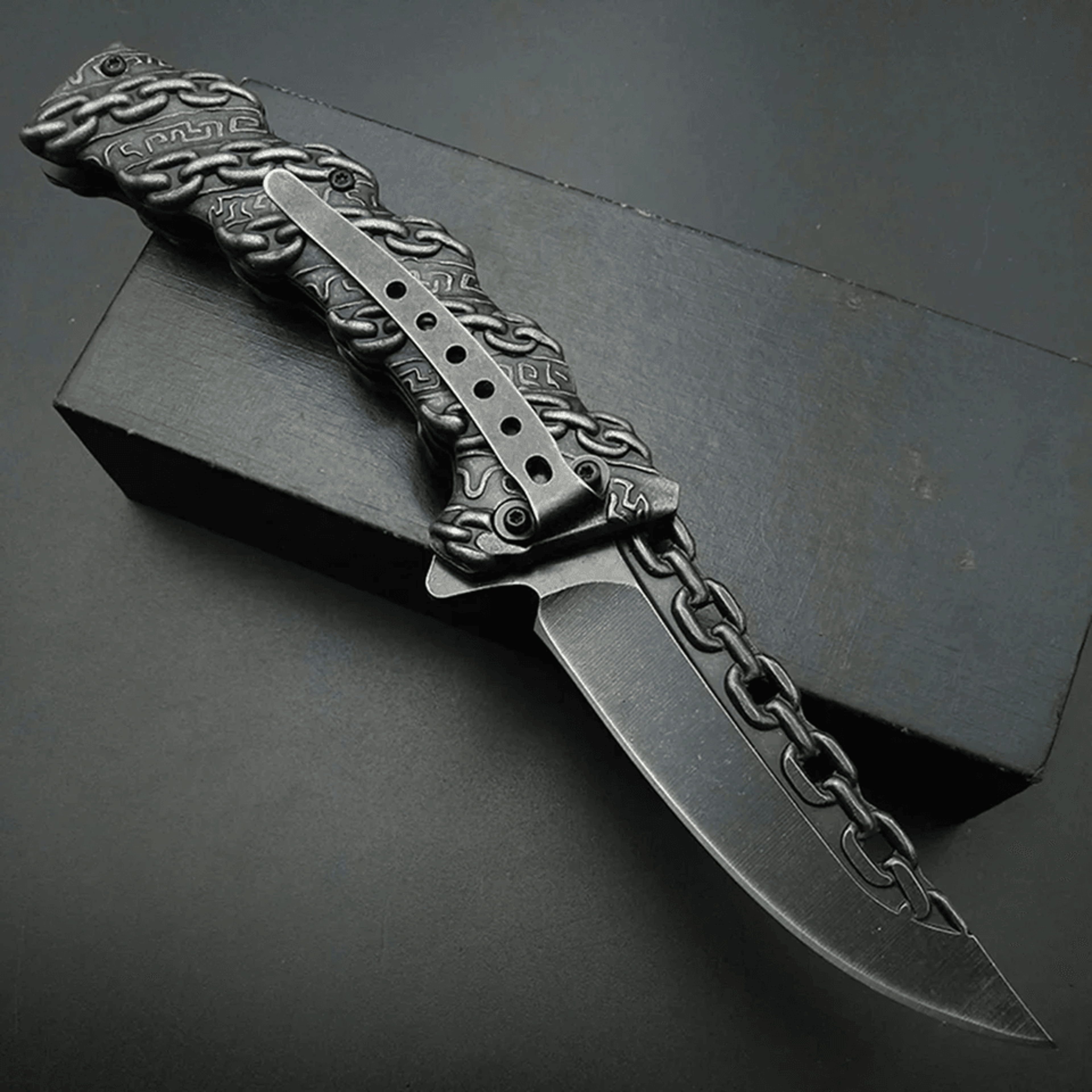trailedge folding pocket knife – stainless steel outdoor knife with embossed chain handle